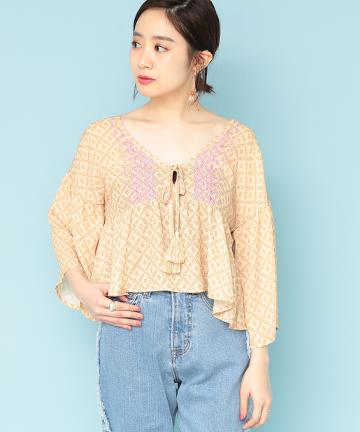 【WEB限定価格】プリント×刺繍フリルブラウス