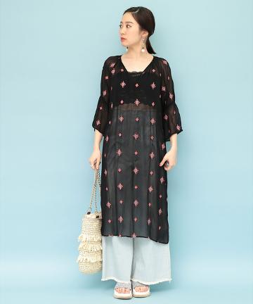 シフォン刺繍ワンピース