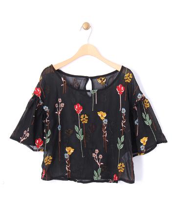 草花刺繍プルオーバー