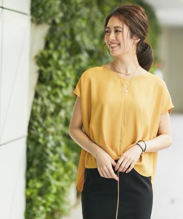 タックドレープブラウス