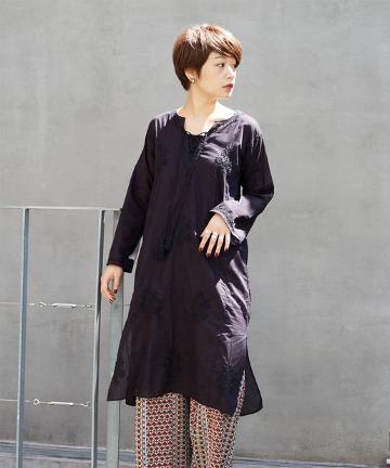 同色刺繍ワンピース