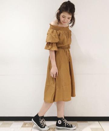 オフショルワンピース