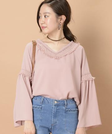 フリンジレーステープ付ブラウス