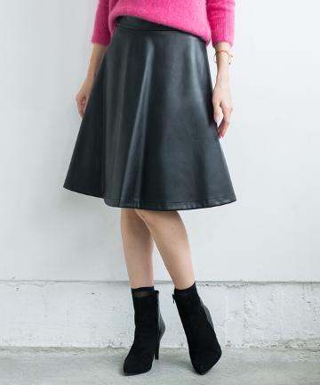 フェイクレザーフレアスカート