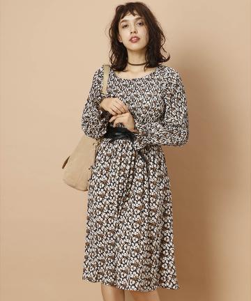 花柄プリーツワンピース