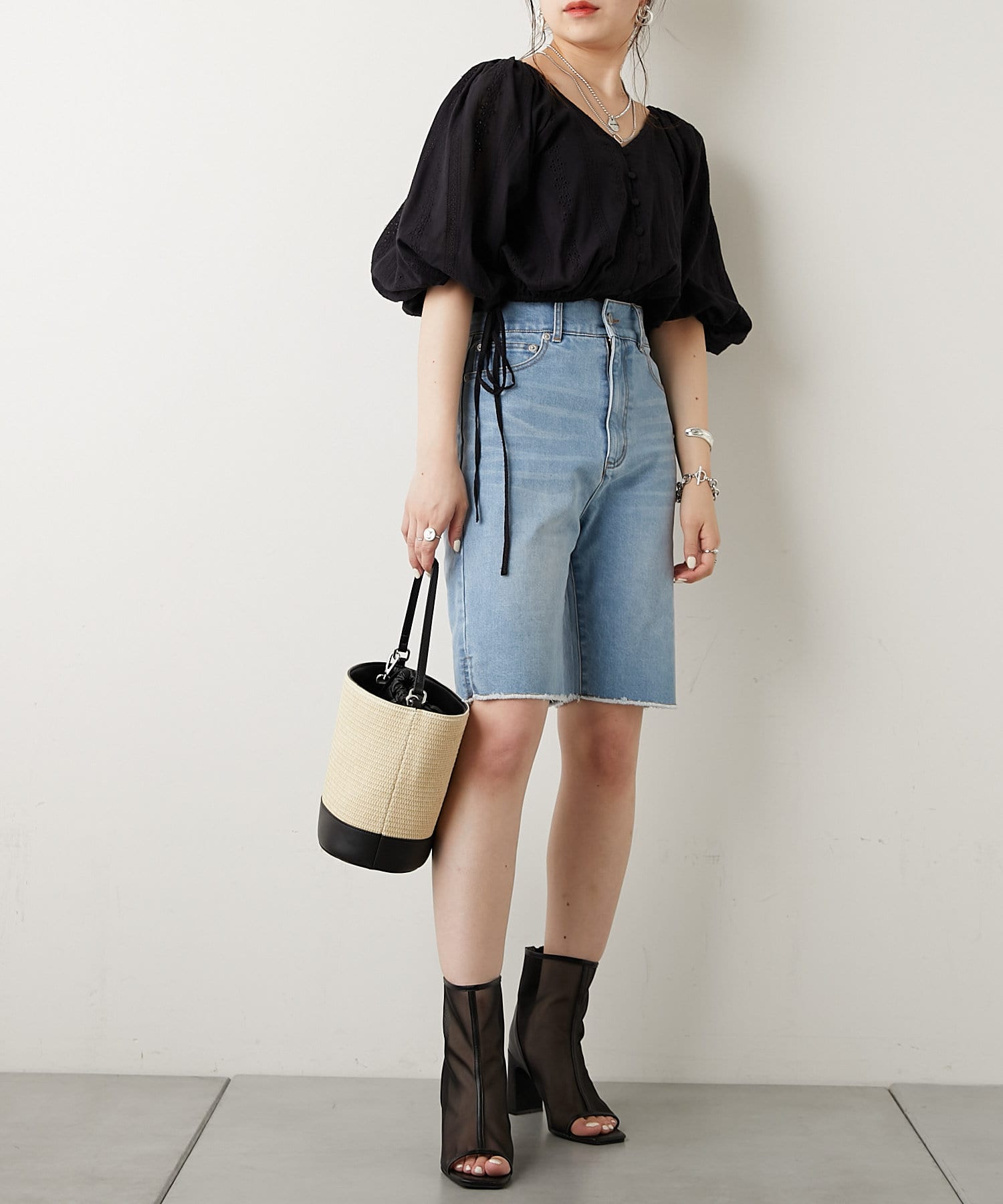 レースアップデニムハーフパンツ | Chico(チコ)レディース | PAL CLOSET(パルクローゼット) - パルグループ公式ファッション通販サイト レースアップデニムハーフパンツ | Chico(チコ)レディース | PAL CLOSET(パルクローゼット) - パルグループ公式ファッション通販サイト