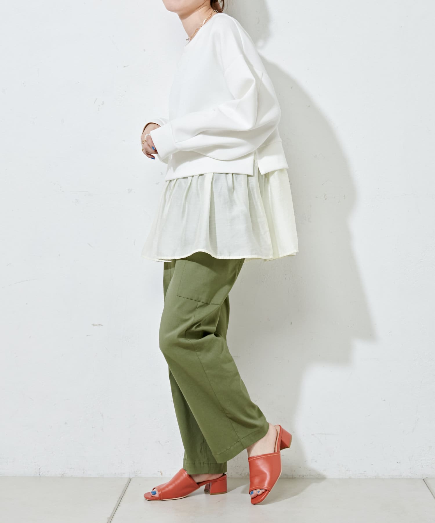 Discoat ダンボール裾ペプラムプルオーバー Outlet アウトレット レディース Pal Closet パルクローゼット パルグループ公式ファッション通販サイト