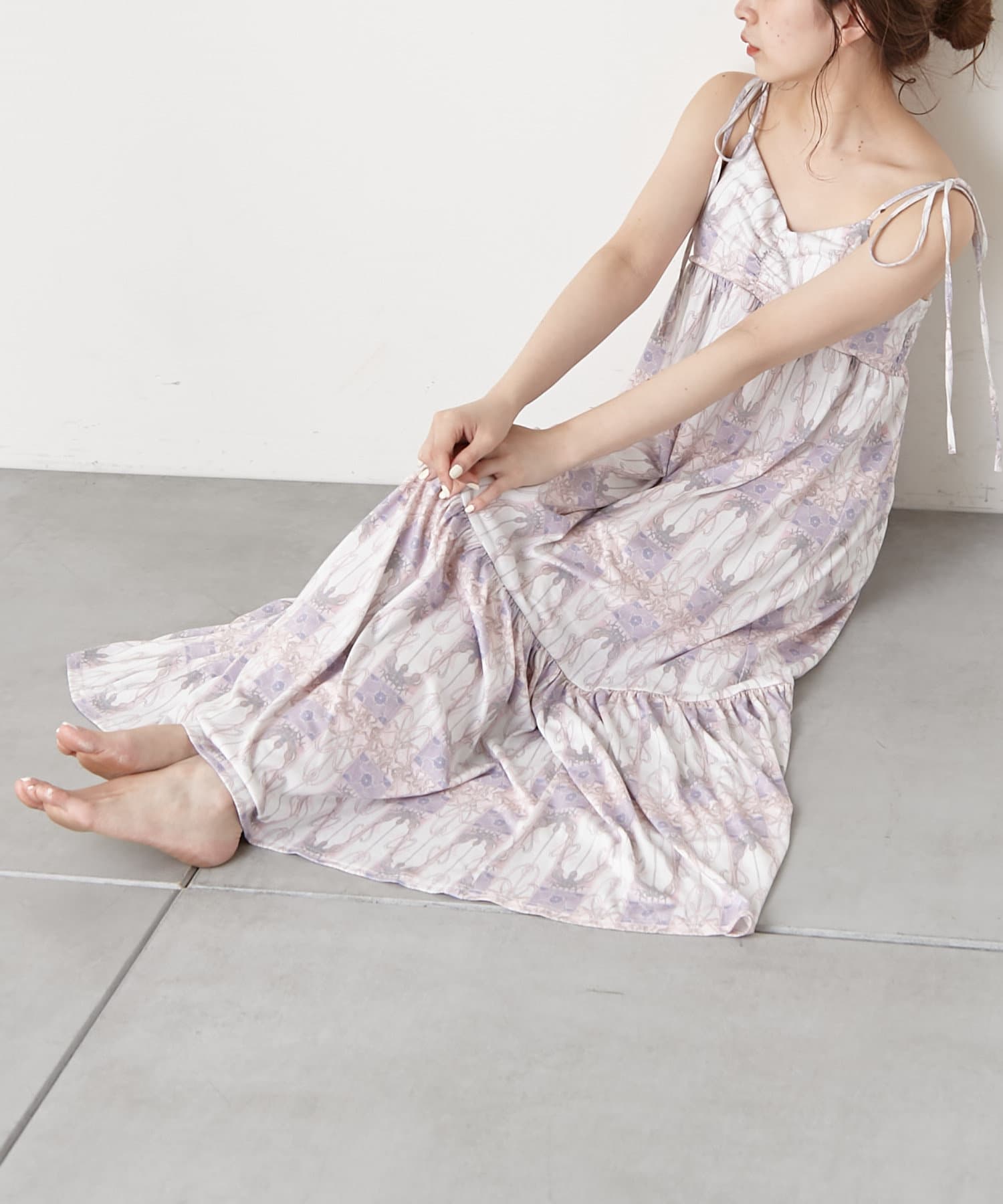Salon By Chico限定 ミュシャ パット付き肩リボンキャミワンピース Who S Who Chico フーズフーチコ ライフスタイル Pal Closet パルクローゼット パルグループ公式ファッション通販サイト