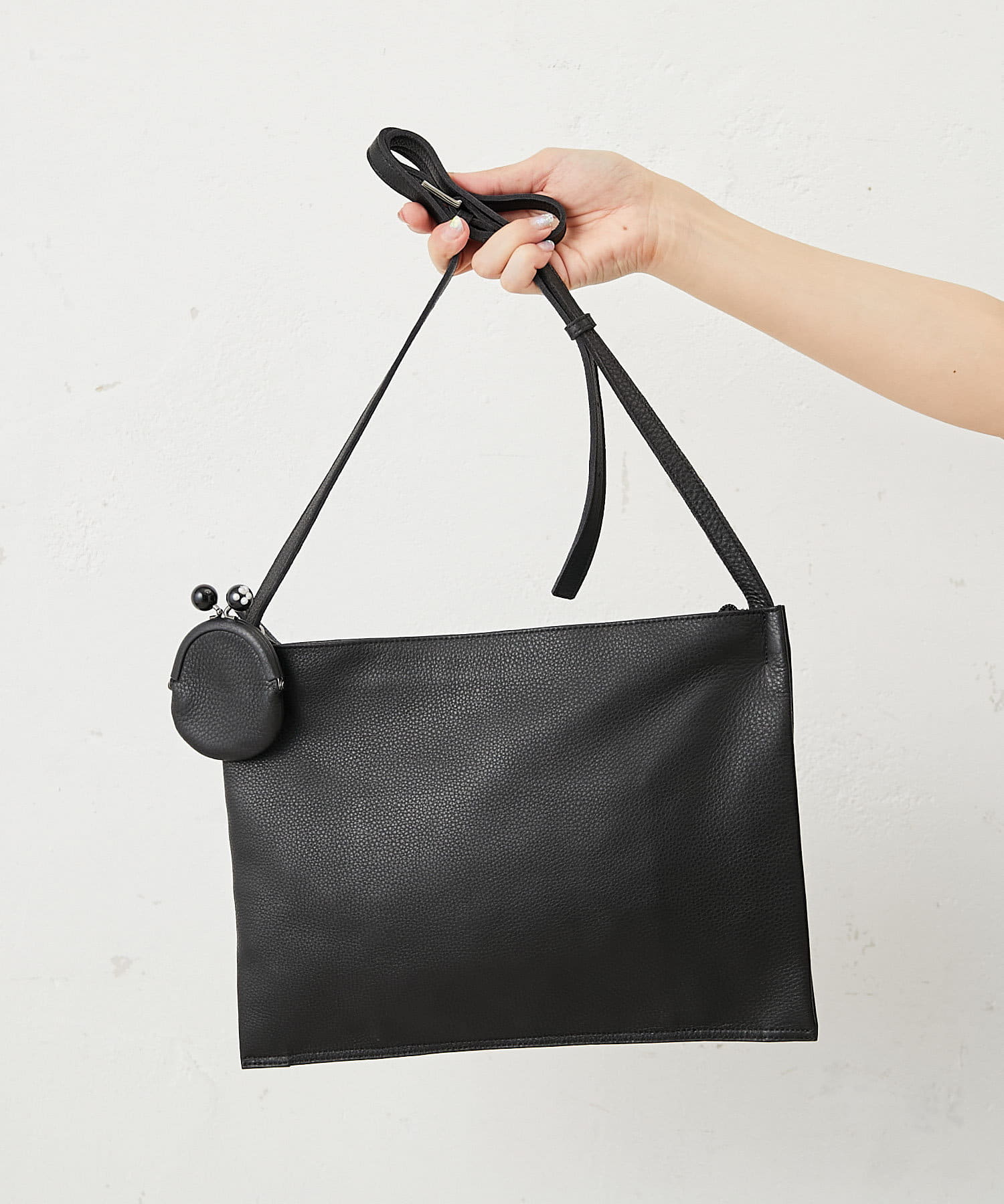 イアパピヨネ　ボディバッグ イアパピヨネ バッグ（ボディバッグ）（柄：無地）｜バッグ