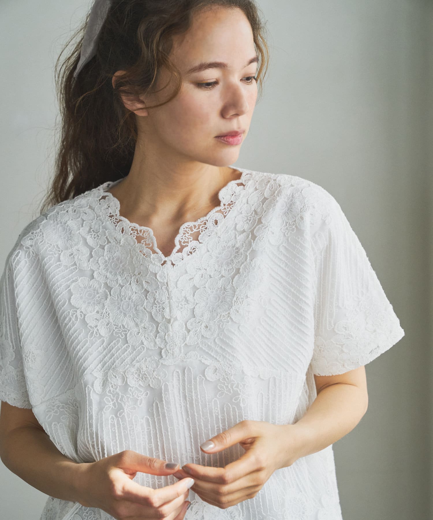 いやすいで Lily Brown - チュール刺繍チュニックの通販 by dlraba63