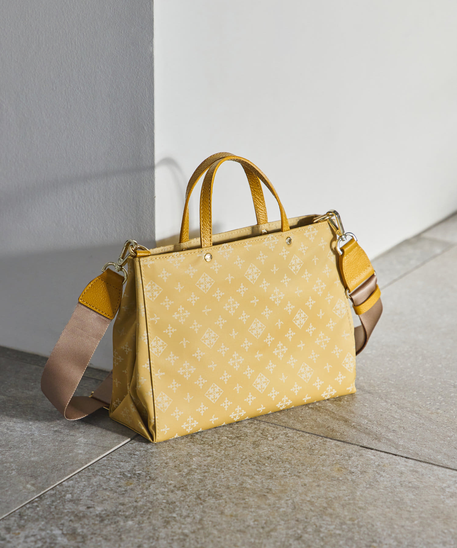 新色】〝ダスティイエロー〟入荷しました！ - russet(ラシット)なら