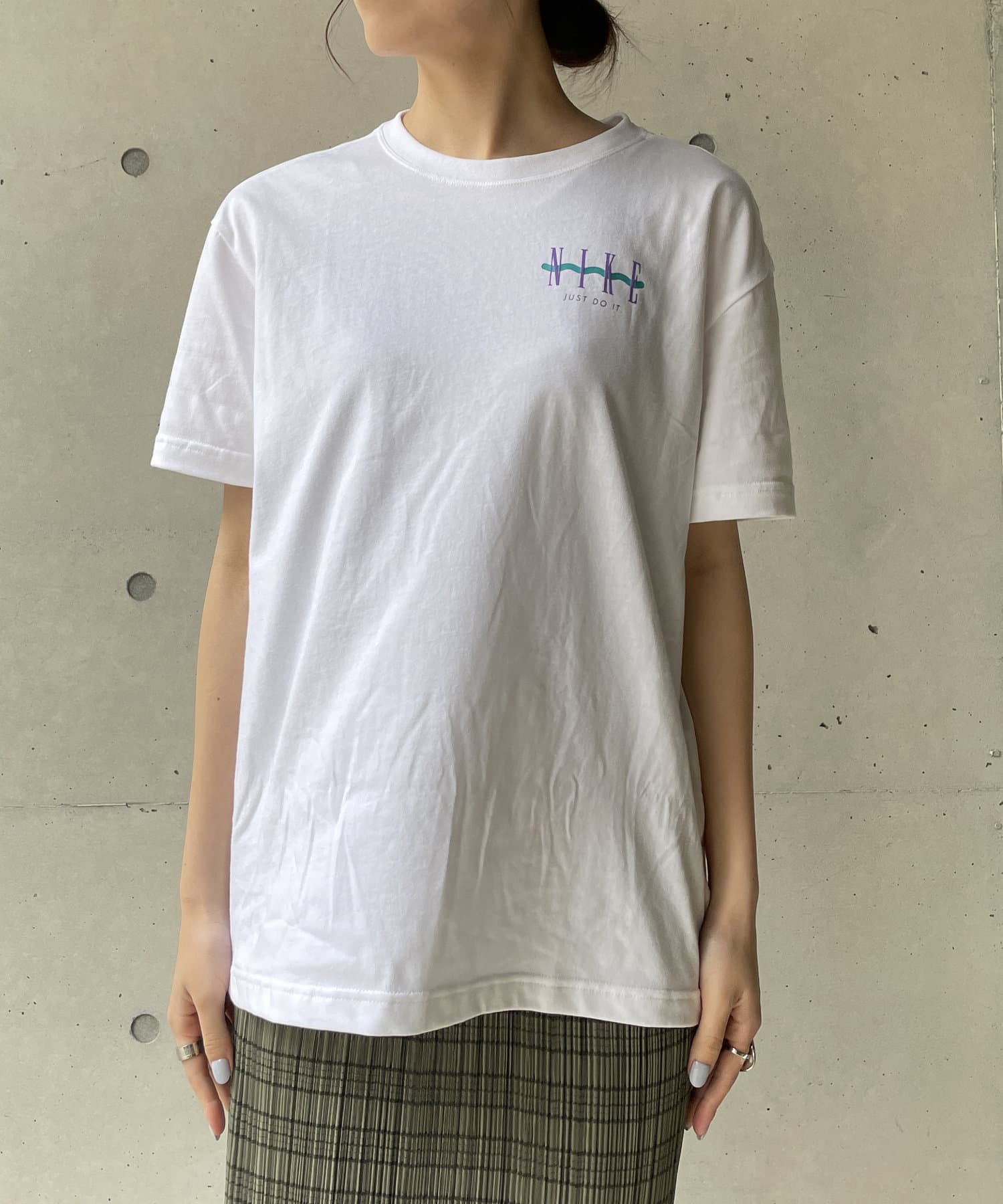 Web限定 Nike ナイキ Nswバックプリントtシャツ Capricieux Le Mage カプリシュレマージュ レディース Pal Closet パルクローゼット パルグループ公式ファッション通販サイト