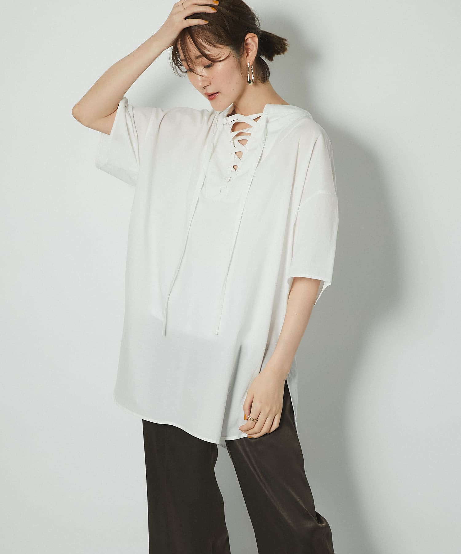 un dix cors(アンディコール) 【前後でイメージが変わる】2wayピンタックチュニックシャツ