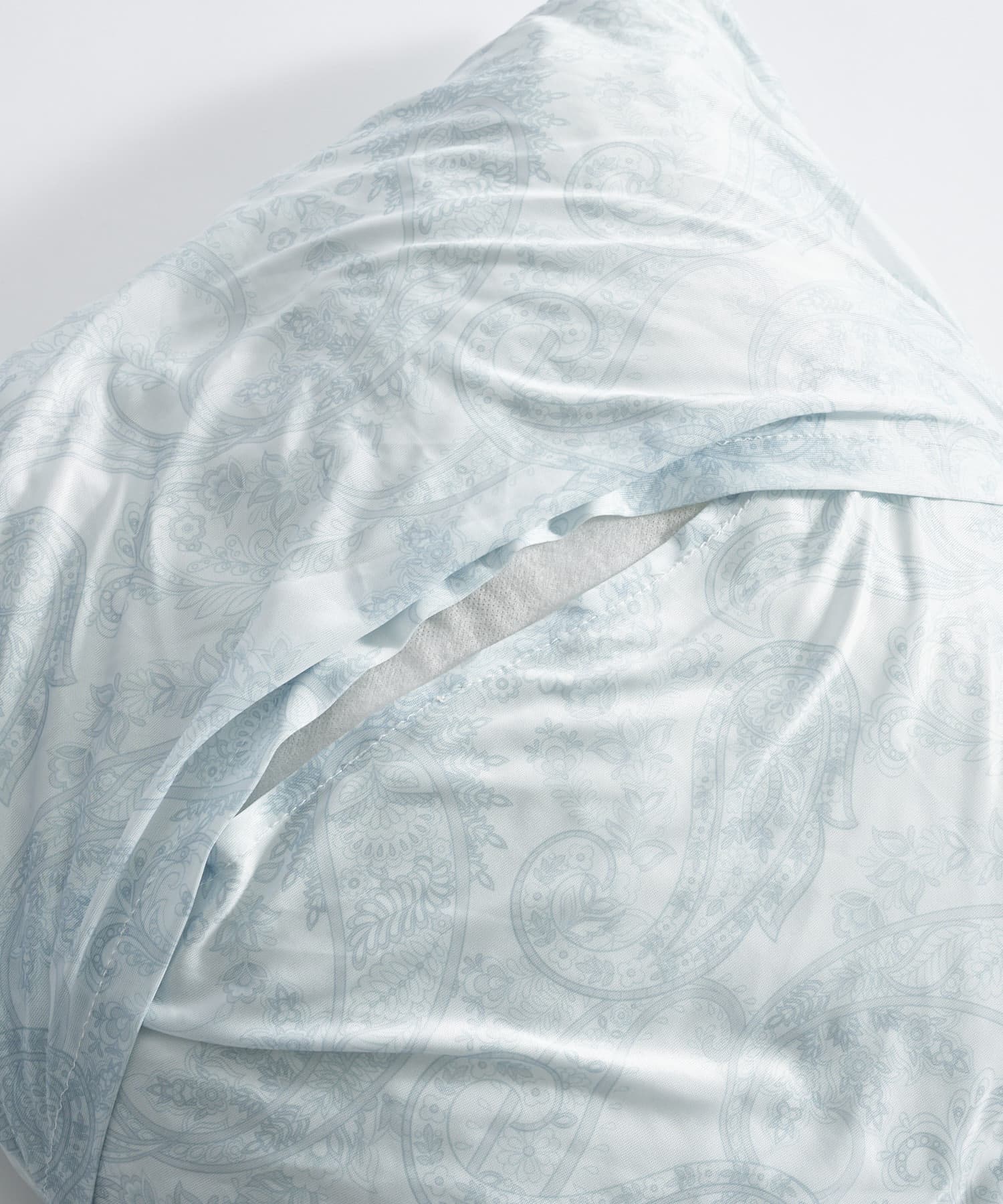 ひんやりファブリック 接触冷感クッションカバー 3coins スリーコインズ ライフスタイル Pal Closet パルクローゼット パルグループ公式ファッション通販サイト