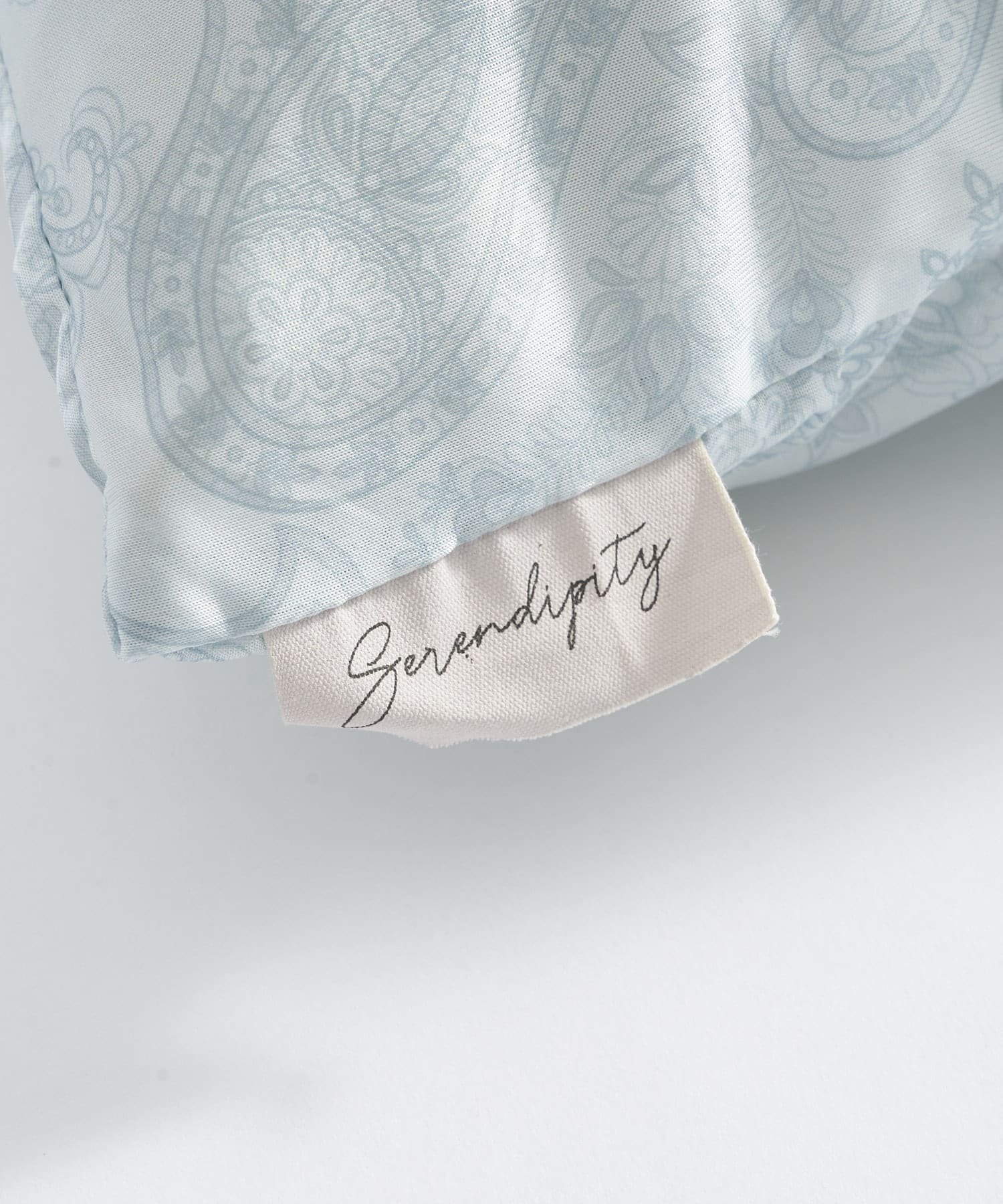 ひんやりファブリック 接触冷感クッションカバー 3coins スリーコインズ ライフスタイル Pal Closet パルクローゼット パルグループ公式ファッション通販サイト