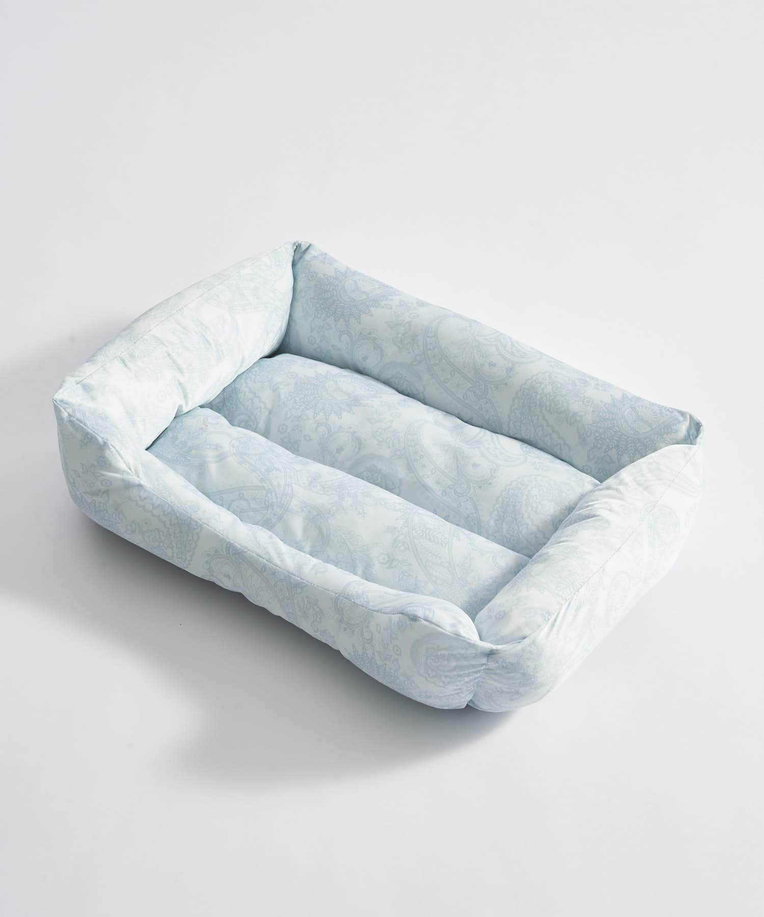 ひんやりファブリック 接触冷感ペットベッド 3coins スリーコインズ ライフスタイル Pal Closet パルクローゼット パルグループ公式ファッション通販サイト