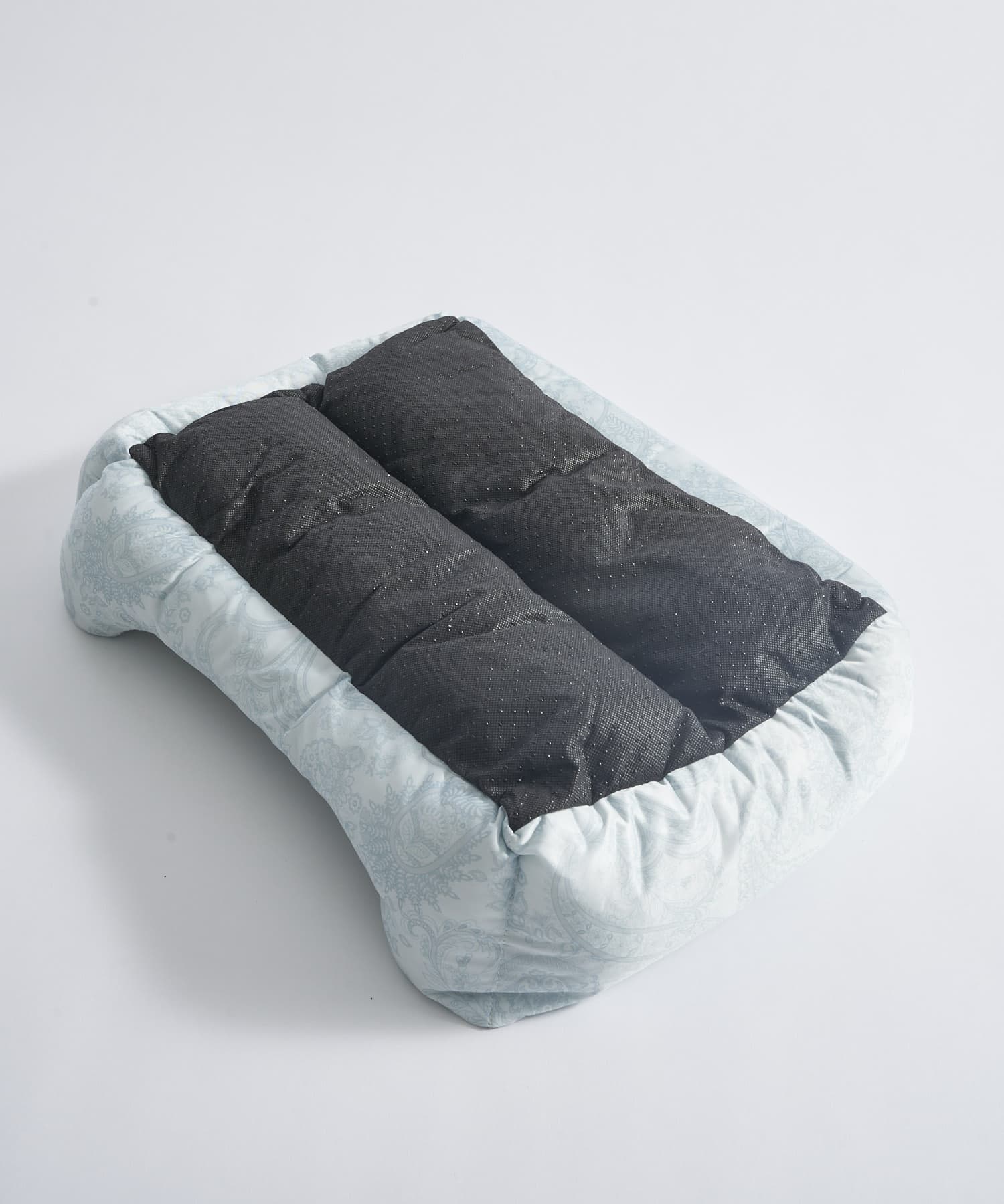 ひんやりファブリック 接触冷感ペットベッド 3coins スリーコインズ ライフスタイル Pal Closet パルクローゼット パルグループ公式ファッション通販サイト