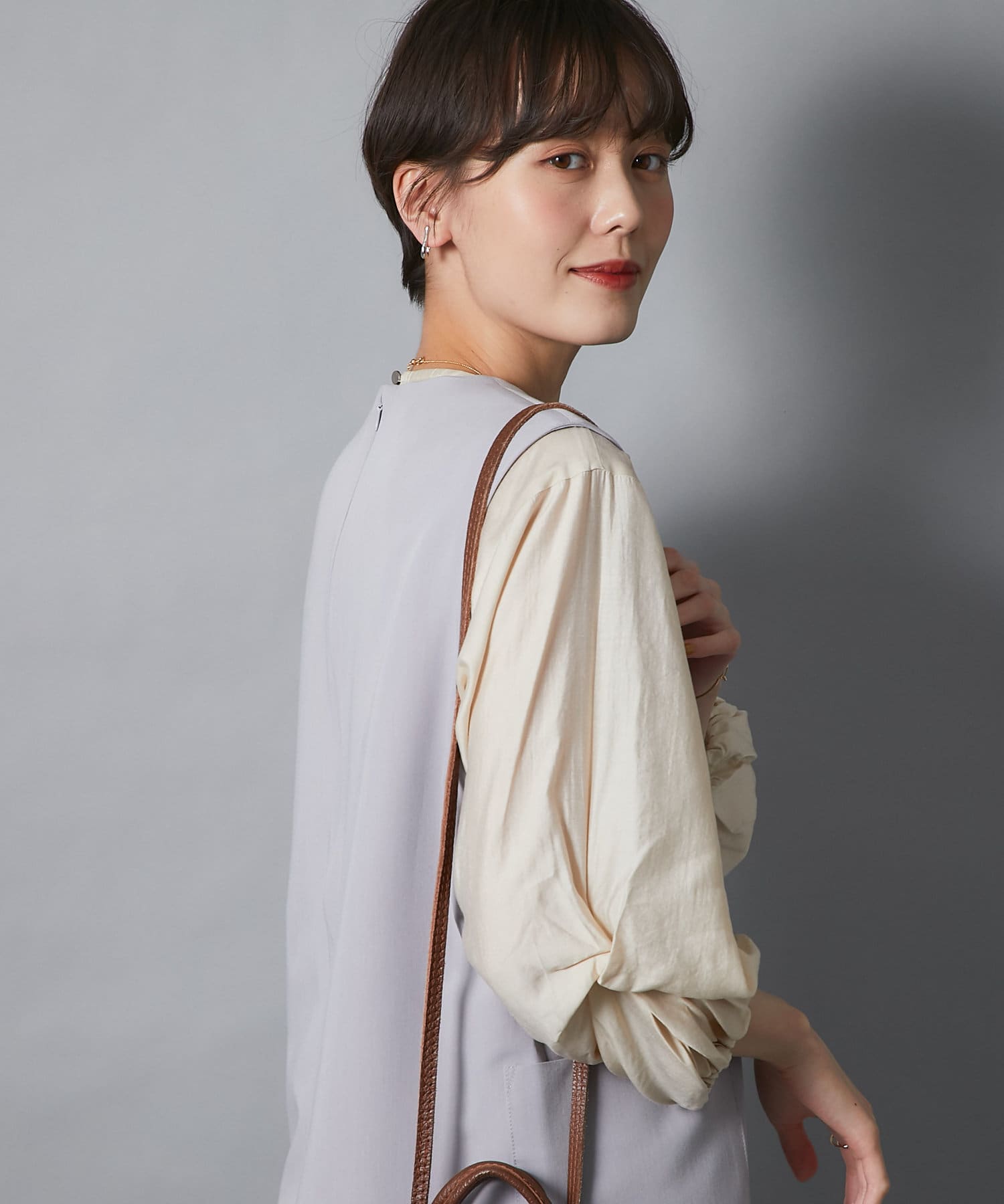 un dix cors(アンディコール) 【トレンド感溢れるシルエット】袖ツイストボリュームブラウス