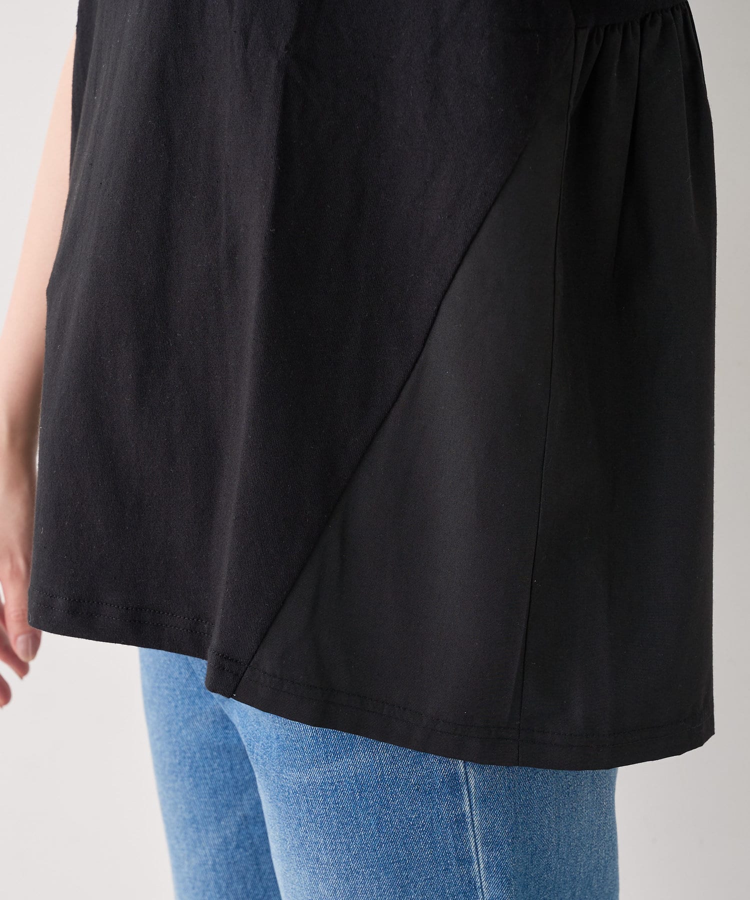 natural couture(ナチュラルクチュール) USAコットンバックフリルデザインTシャツ