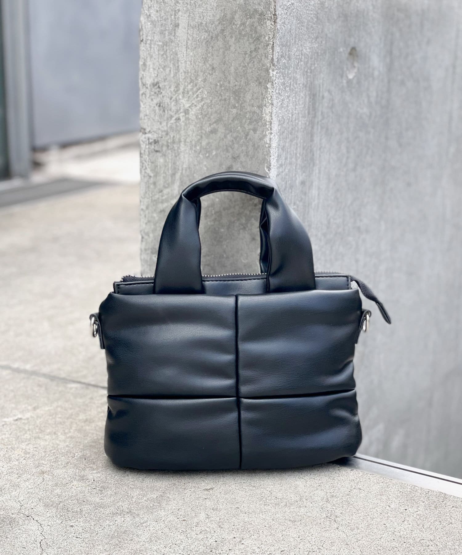 un dix cors(アンディコール) 【柔らかな使い心地】パデットミニバッグ