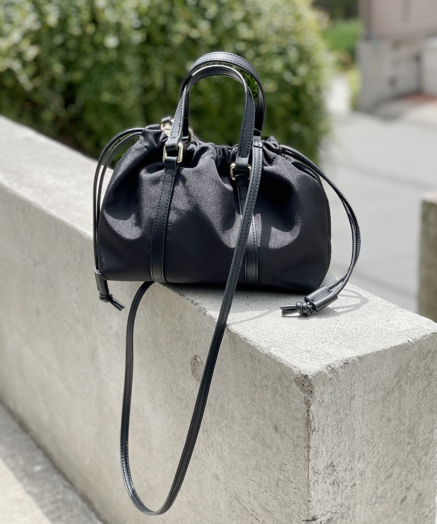 un dix cors(アンディコール) 【kiara（キアラ）】ナイロンミニギャザーバッグ