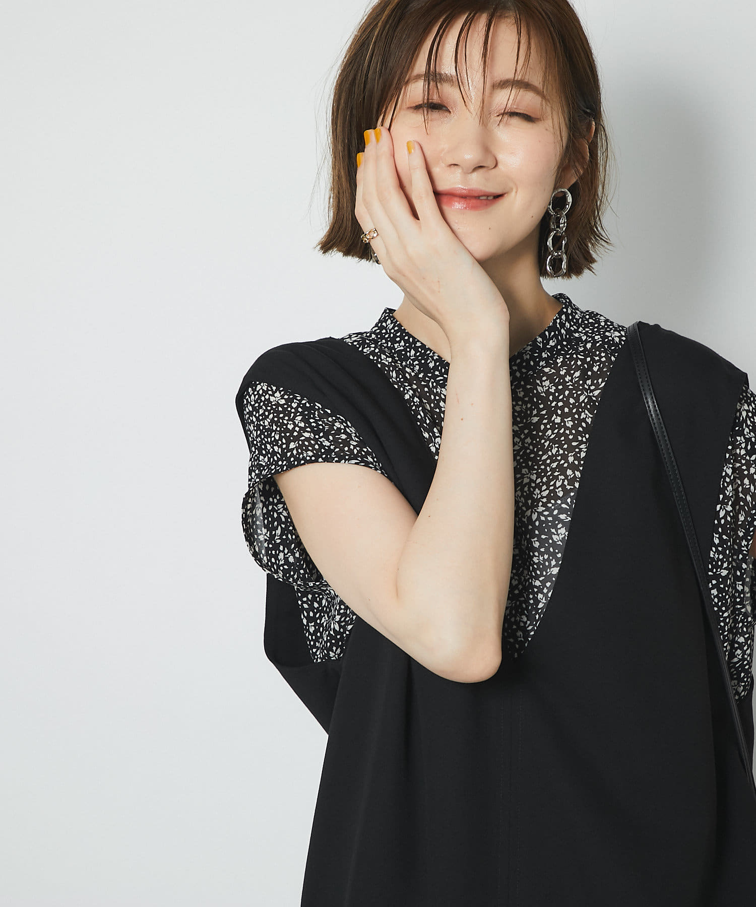 un dix cors(アンディコール) 【オンオフ問わず使える】オータムフラワープリントブラウス