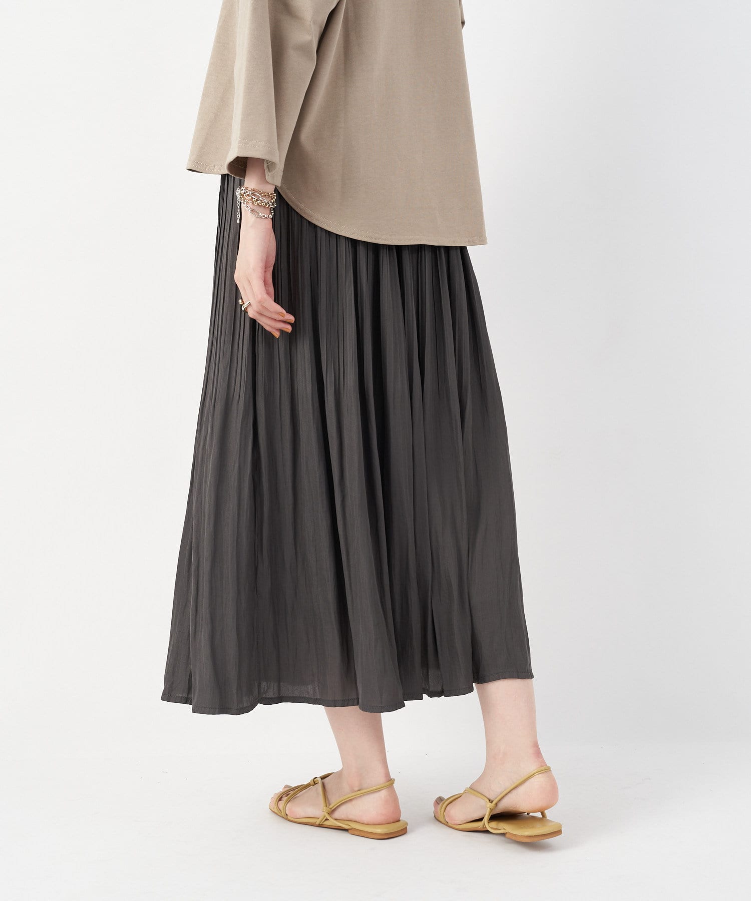 un dix cors(アンディコール) 【揺れ感が女性らしい】消しプリーツフレアスカート