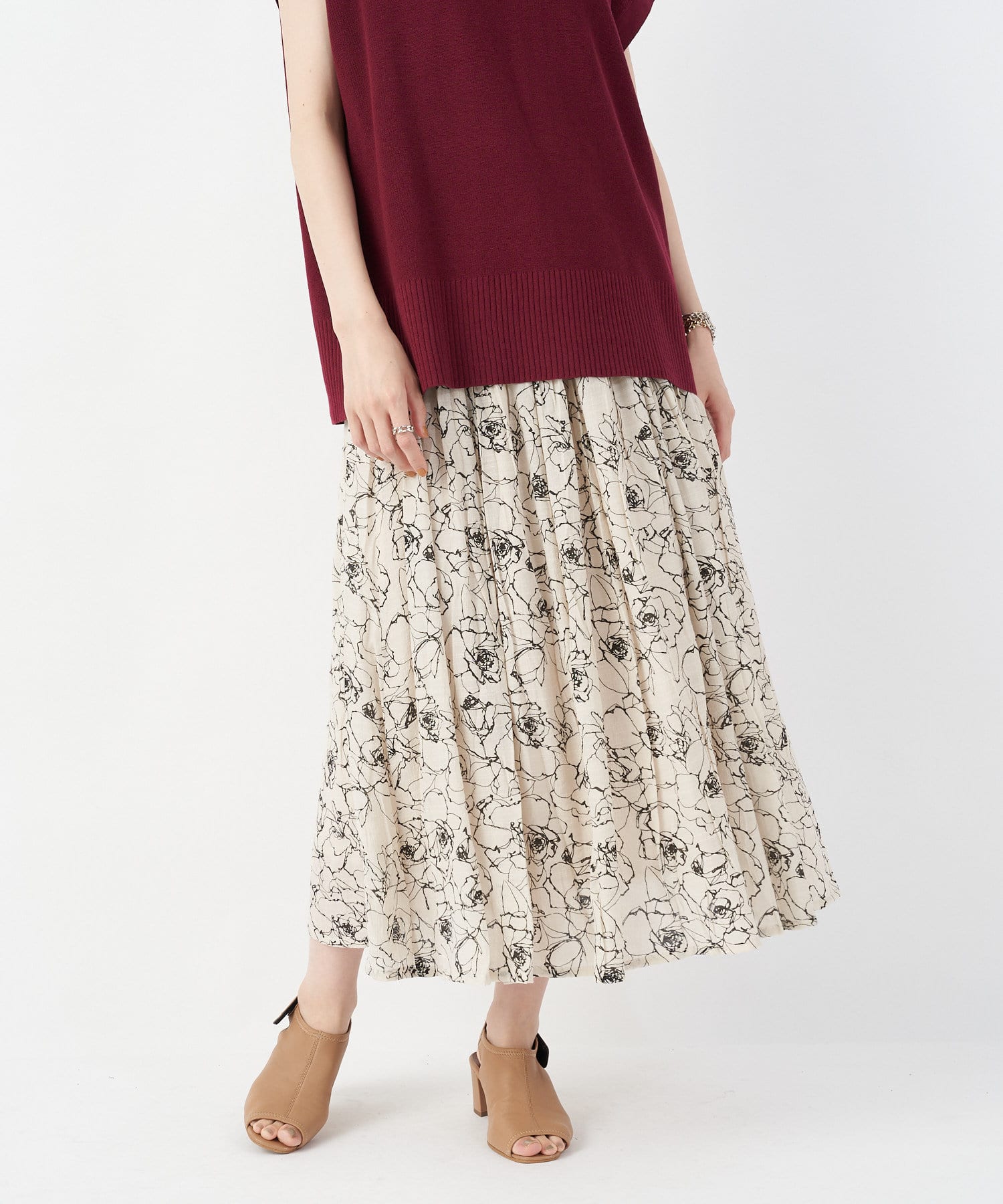 un dix cors(アンディコール) 【ふわっと広がるフェミニンなシルエット】線タッチフラワーギャザースカート