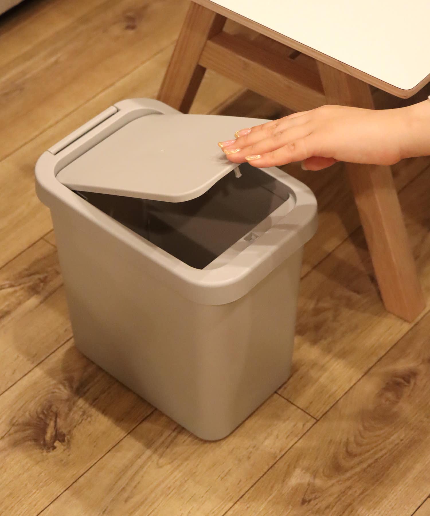 スクエアトラッシュボックス 3coins スリーコインズ ライフスタイル Pal Closet パルクローゼット パルグループ公式ファッション通販サイト