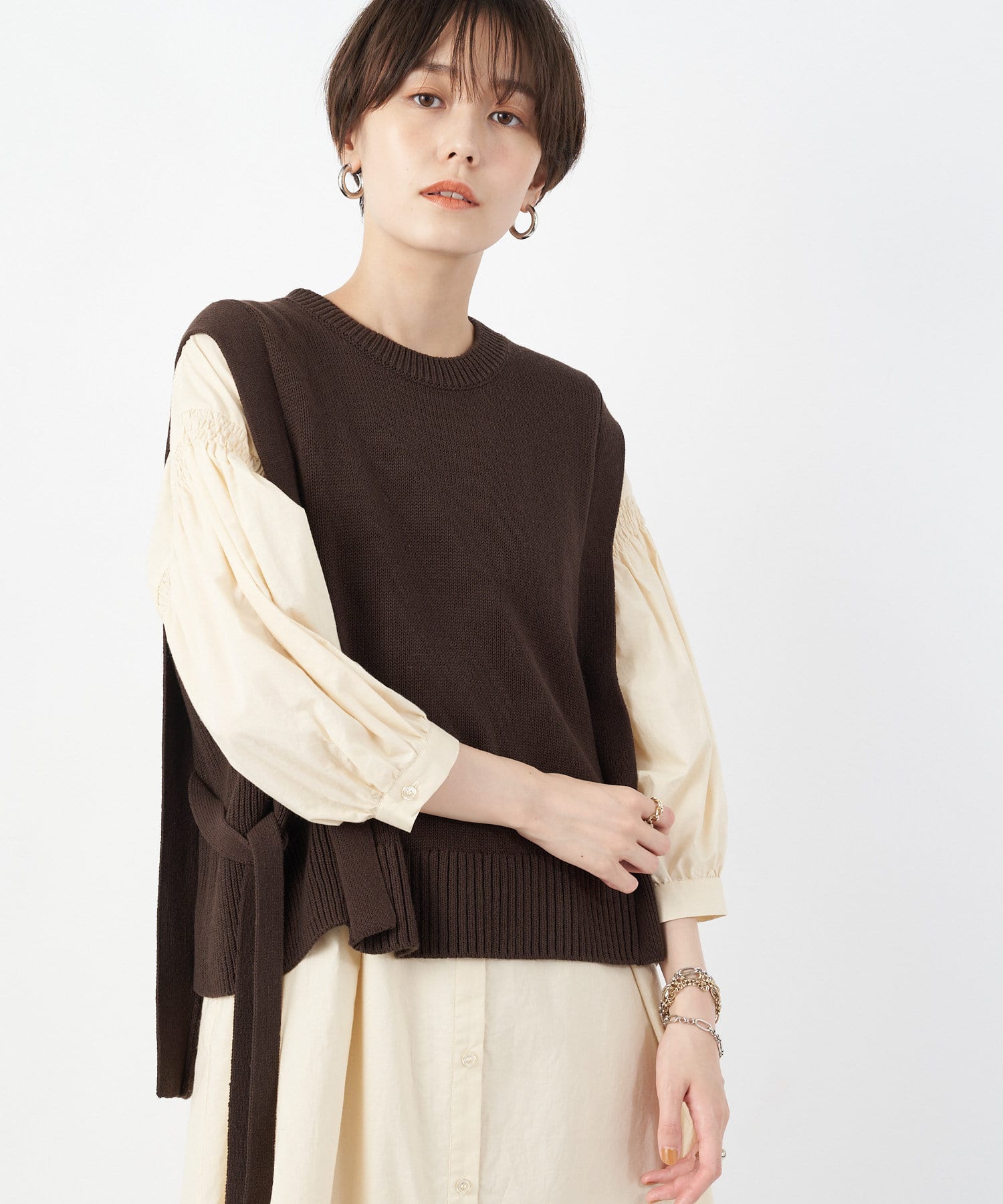 un dix cors(アンディコール) 【今季旬なレイヤードスタイルが完成】ショートニットベスト