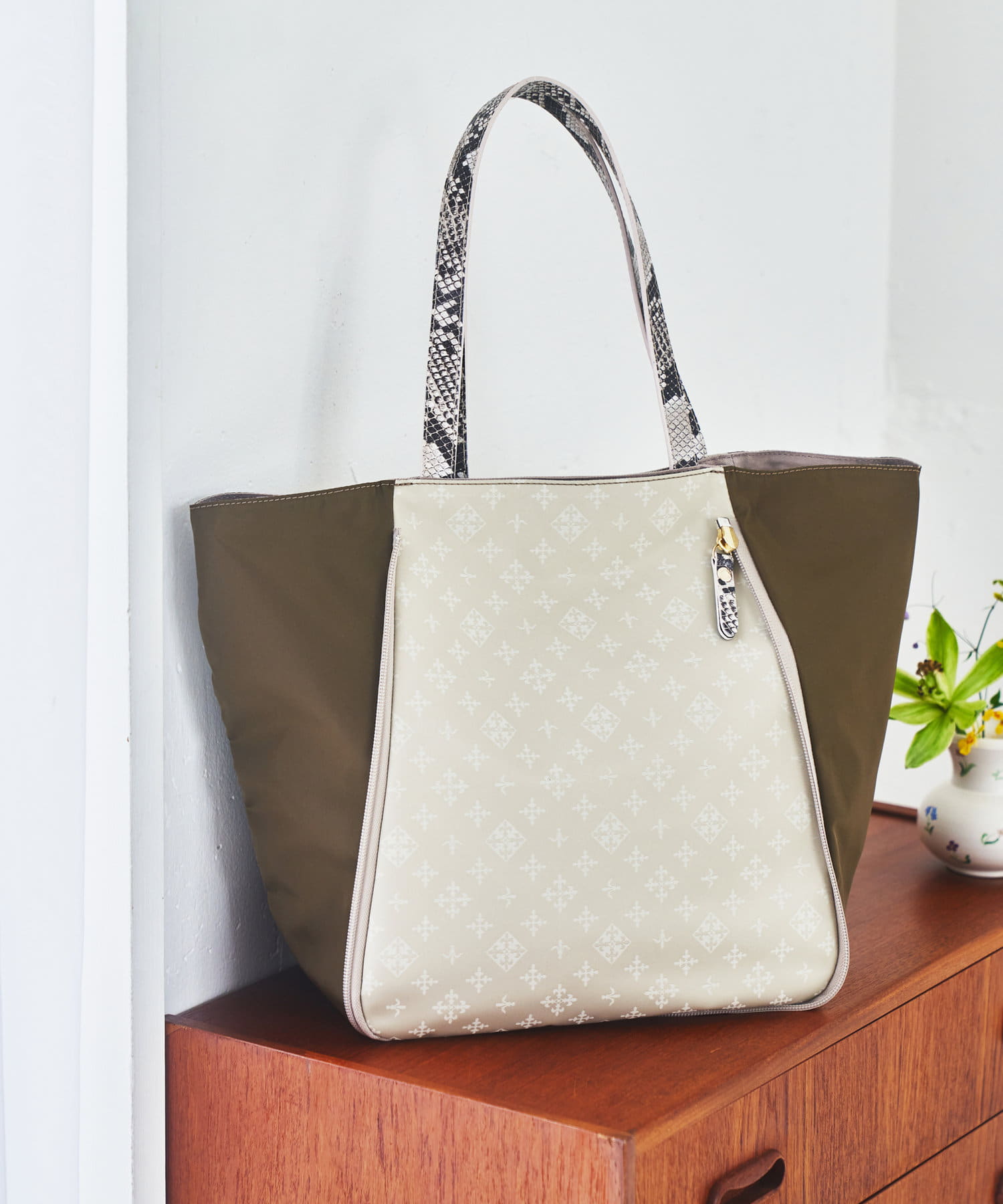 KAIKA TOTE】本日発売！-花咲くフォルムの6 colorバッグ