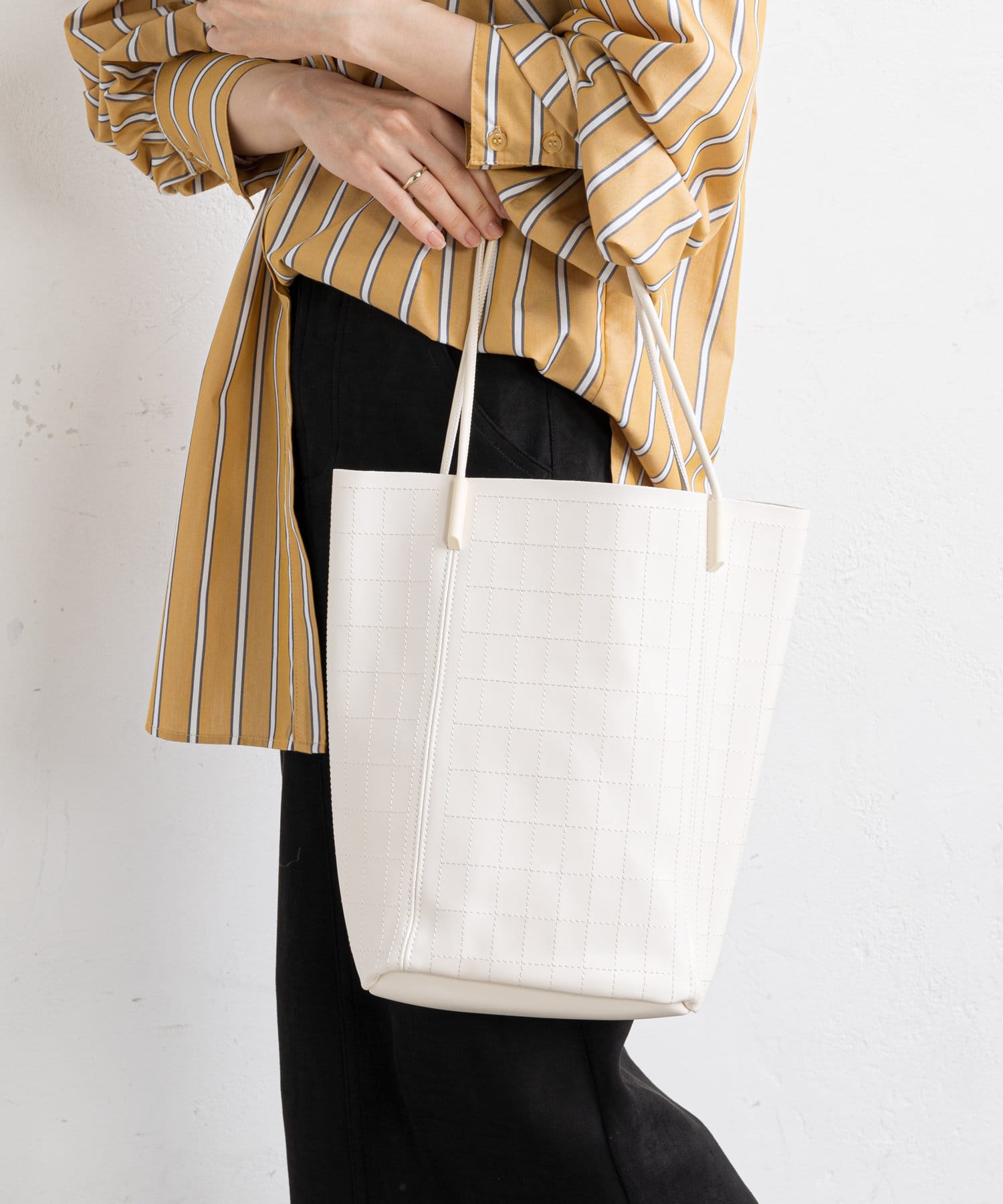 prose verse(プロズヴェール) 【A4サイズ収納可】ポーチ付きステッチ入りトートバッグ