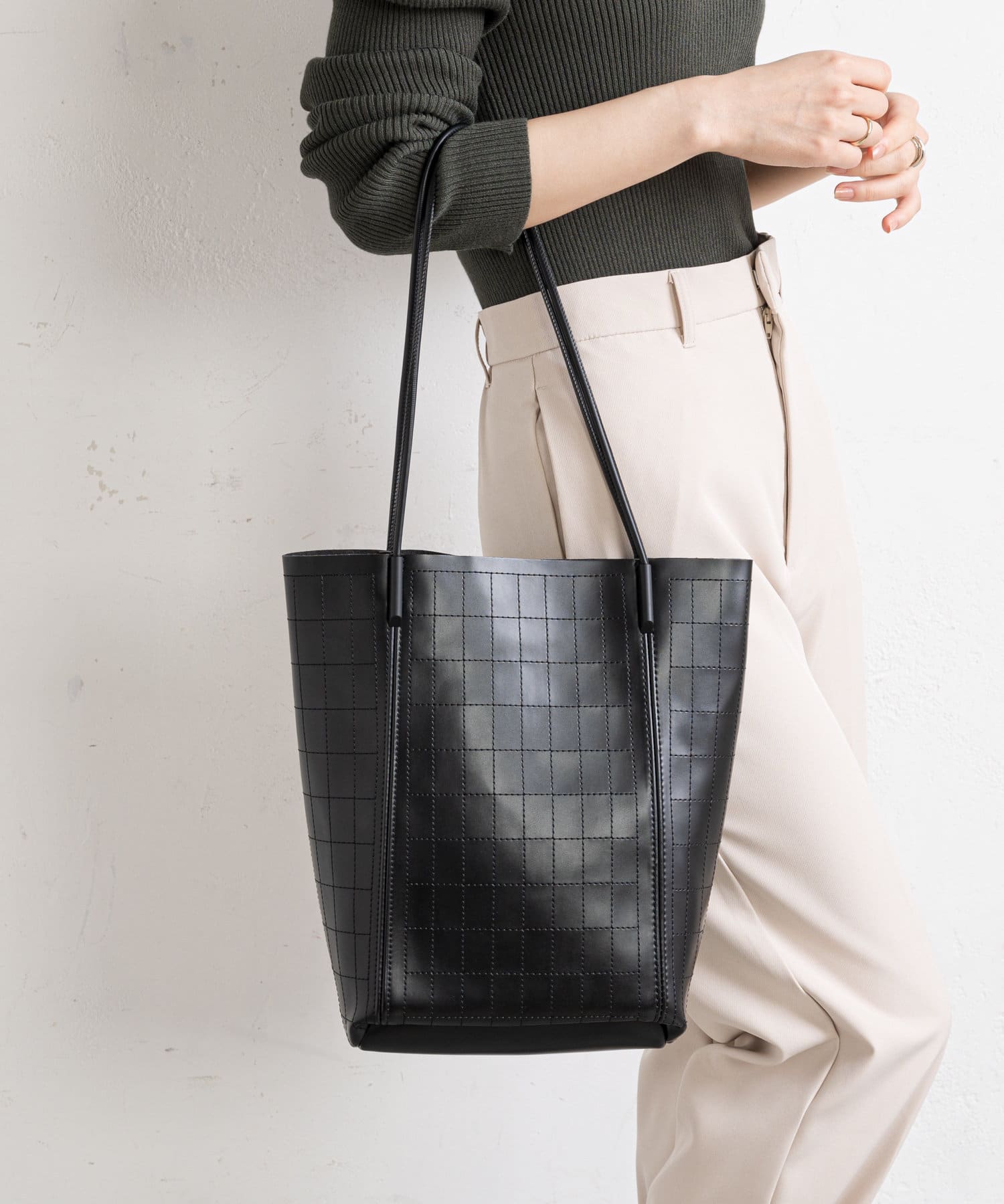 prose verse(プロズヴェール) 【A4サイズ収納可】ポーチ付きステッチ入りトートバッグ