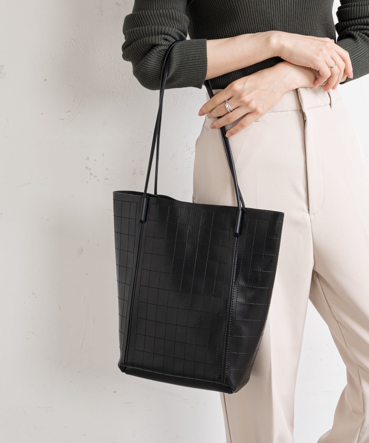 prose verse(プロズヴェール) 【A4サイズ収納可】ポーチ付きステッチ入りトートバッグ