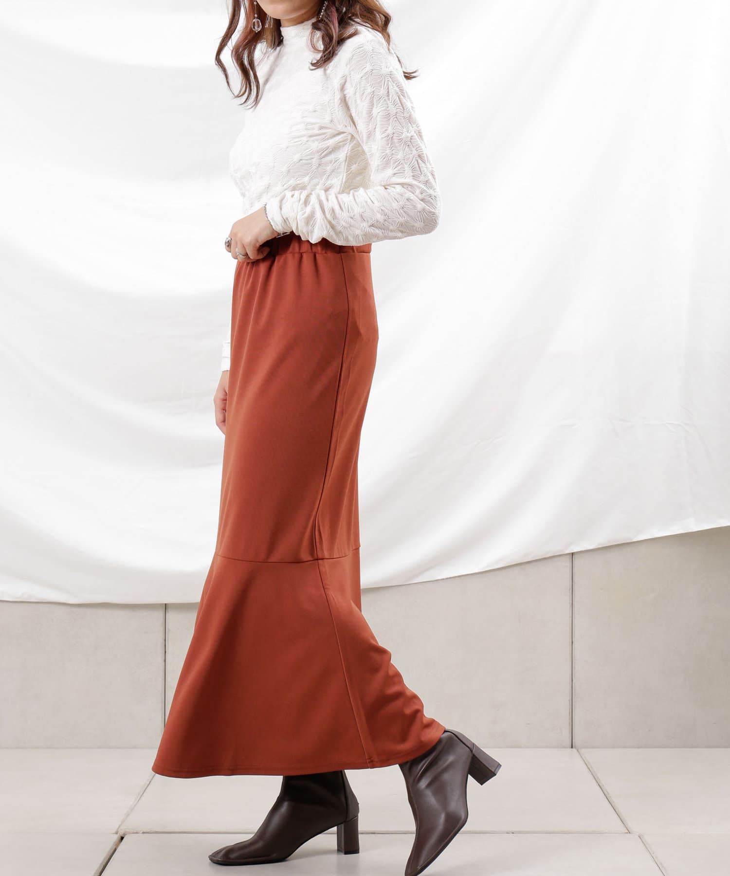 Thevon.(ゼヴォン) 変形タックジャガードハイネックプルオーバー