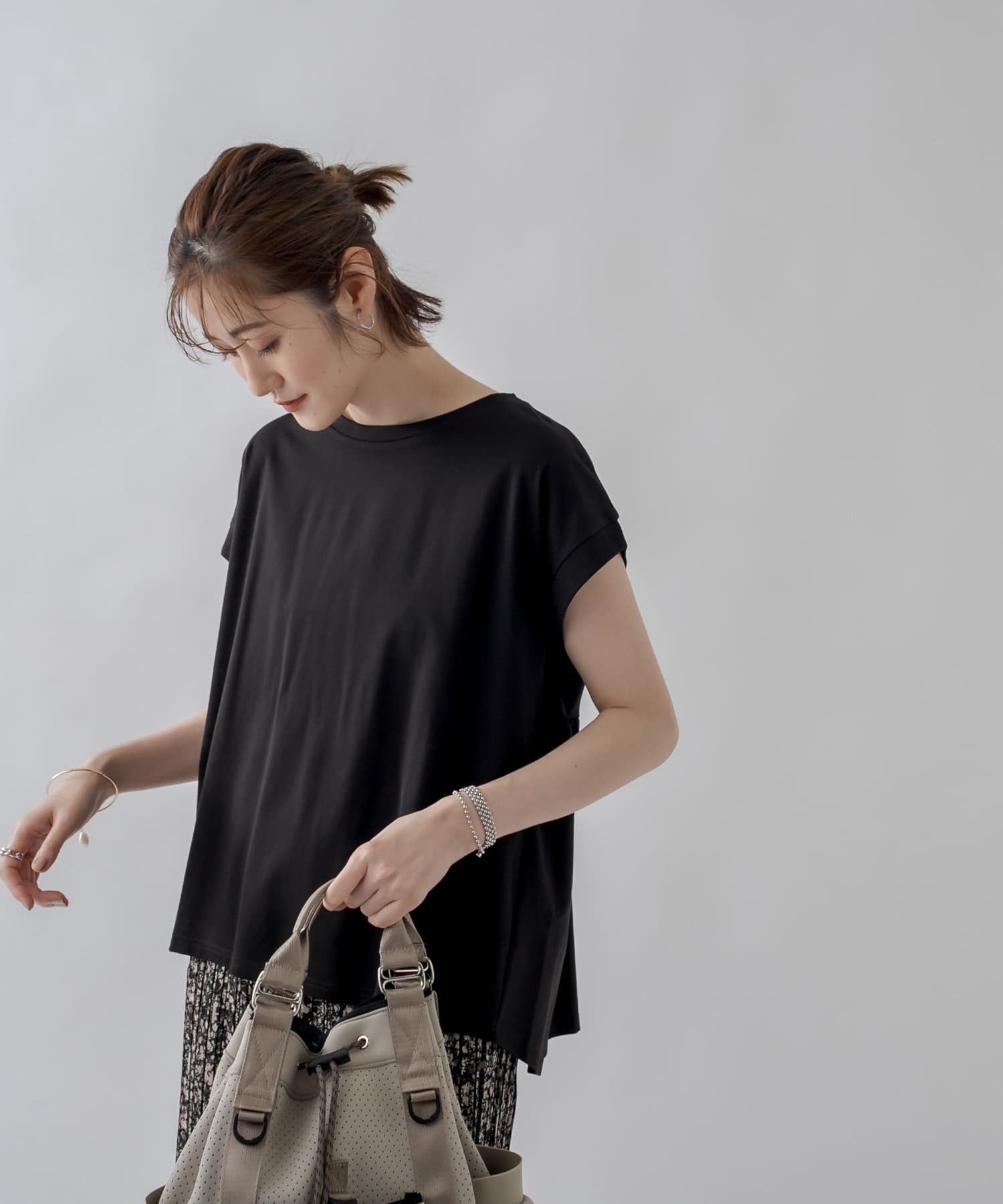 un dix cors(アンディコール) 【時短オシャレに最適】バックギャザーTブラウス