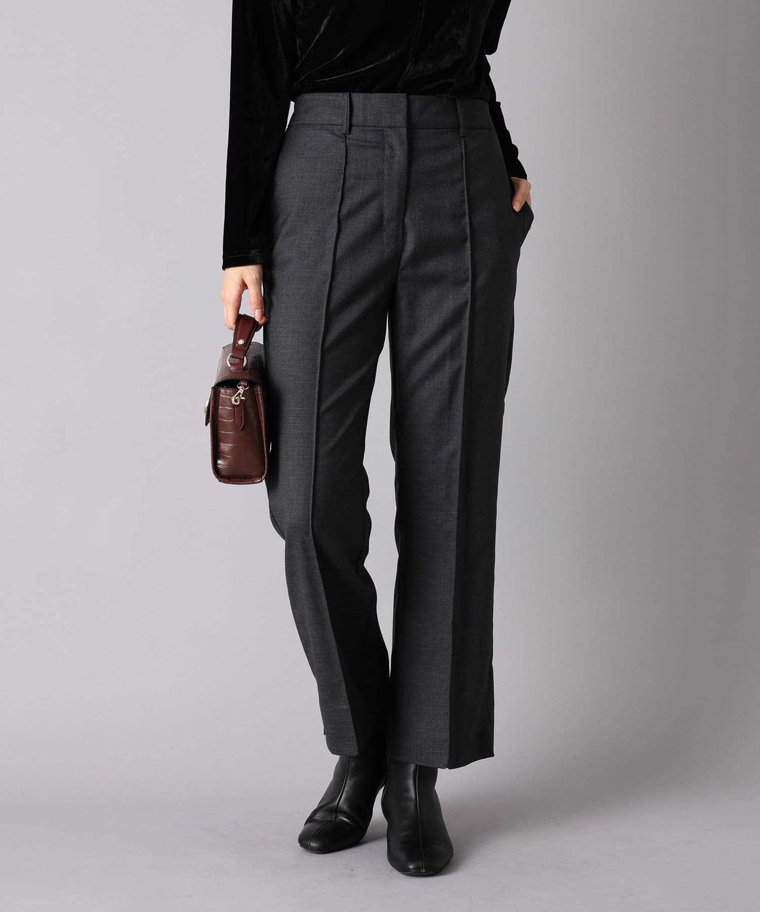 un dix cors(アンディコール) 【美脚効果抜群】テンセルシャンブレーピンタックパンツ