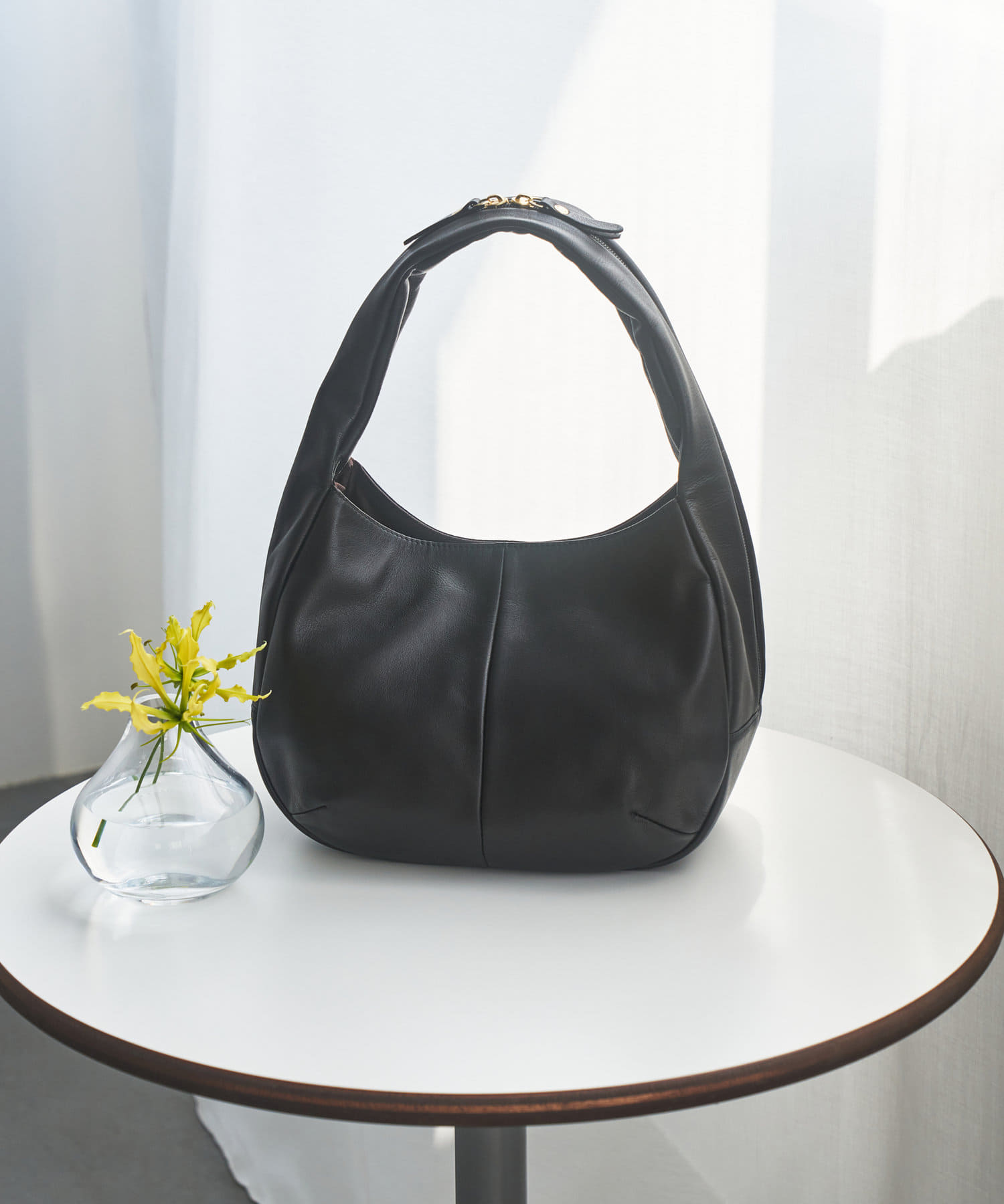 美品 ラシット MINORI ワンショルダーバッグ レザー 黒 本日発売】使いやすいワンショルダーバッグ！MINORI！ - russet