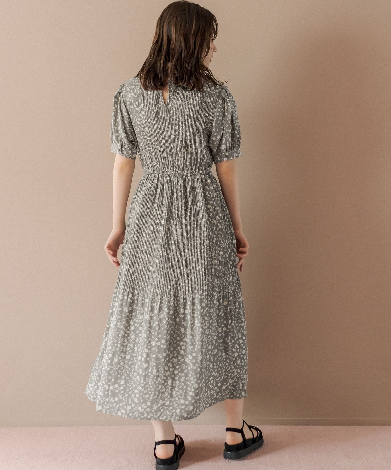 消しプリーツワンピース Olive Des Olive オリーブ デ オリーブ レディース Pal Closet パルクローゼット パルグループ公式ファッション通販サイト