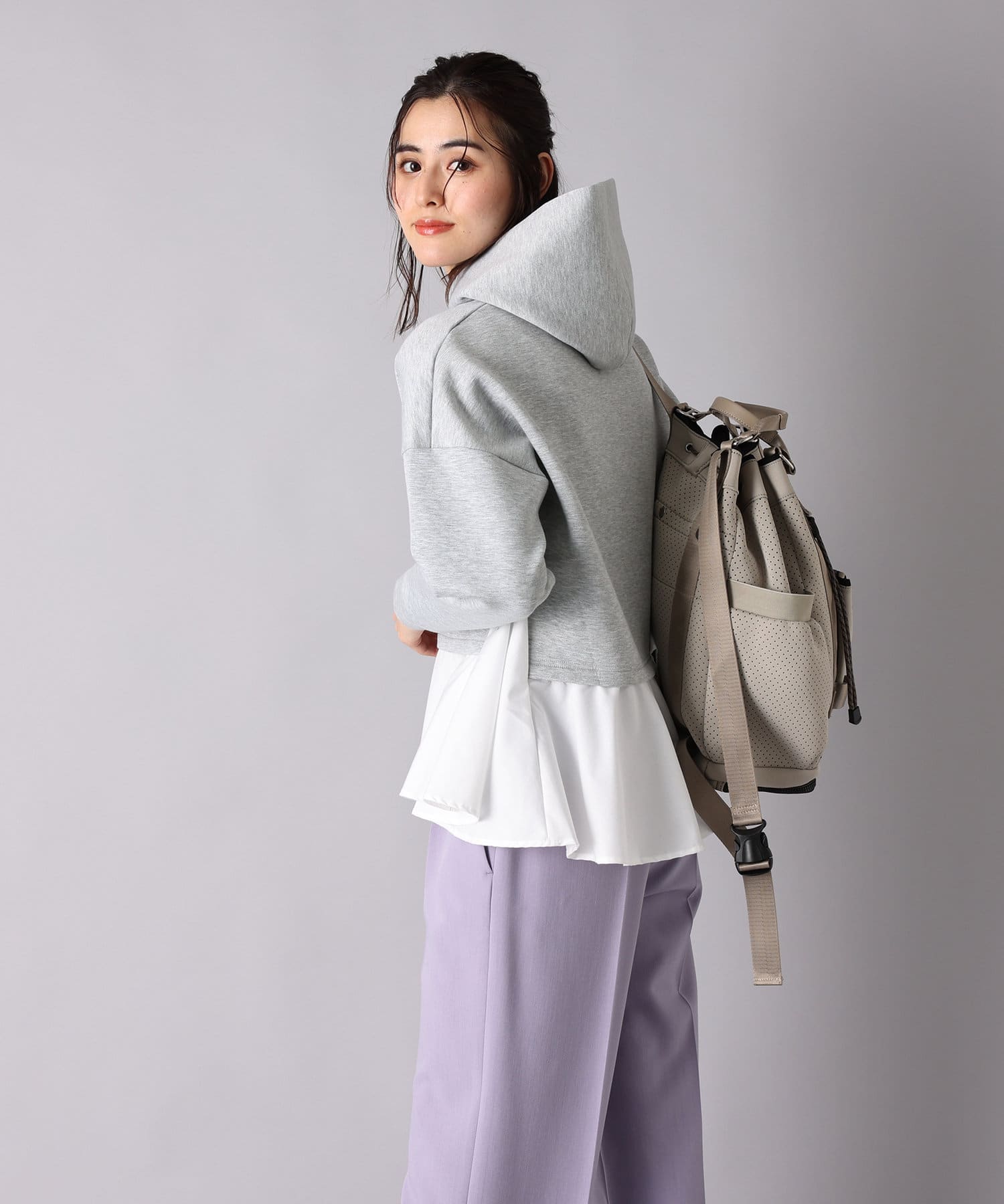 un dix cors(アンディコール) 【着るだけでレイヤード風に】ペプラムフーディ