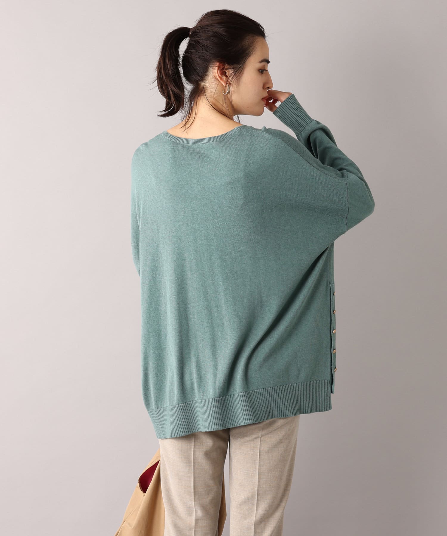 un dix cors(アンディコール) 【体型カバー＆お洒落 両方が叶う】シルク混サイド釦Vネックニット