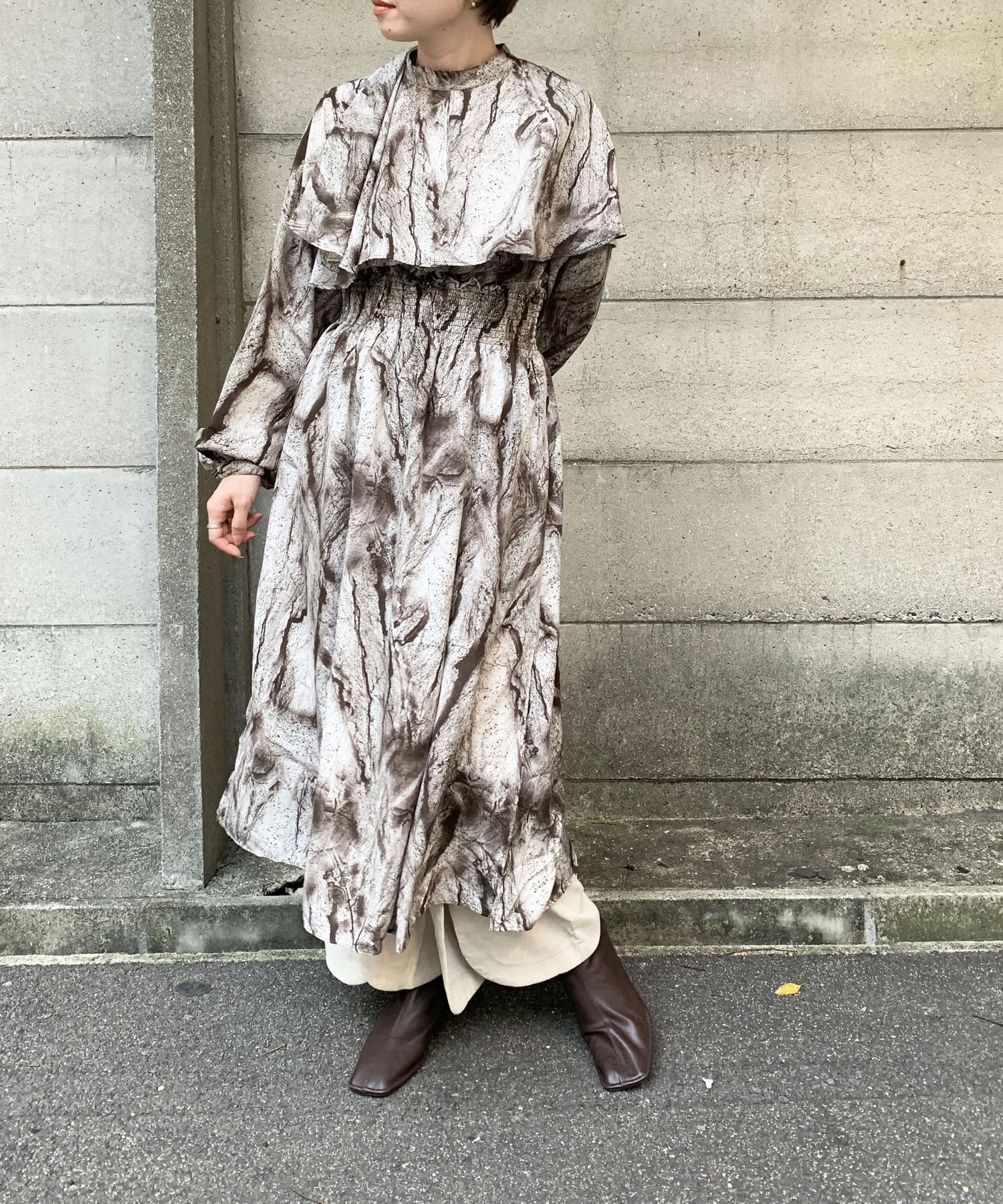 Thevon.(ゼヴォン) 【WEB限定】マーブルパターンケープワンピース