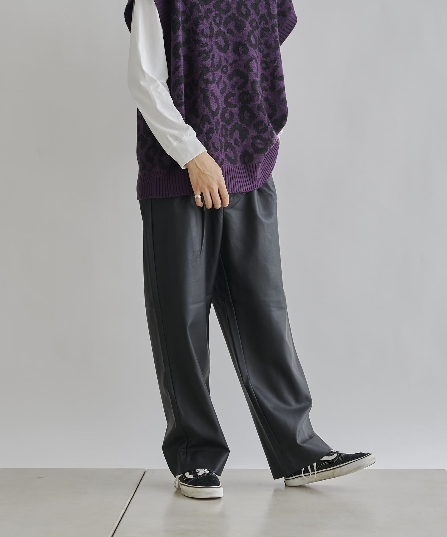 フェイクレザータックワイドパンツ Cpcm シーピーシーエム メンズ Pal Closet パルクローゼット パルグループ公式ファッション通販サイト