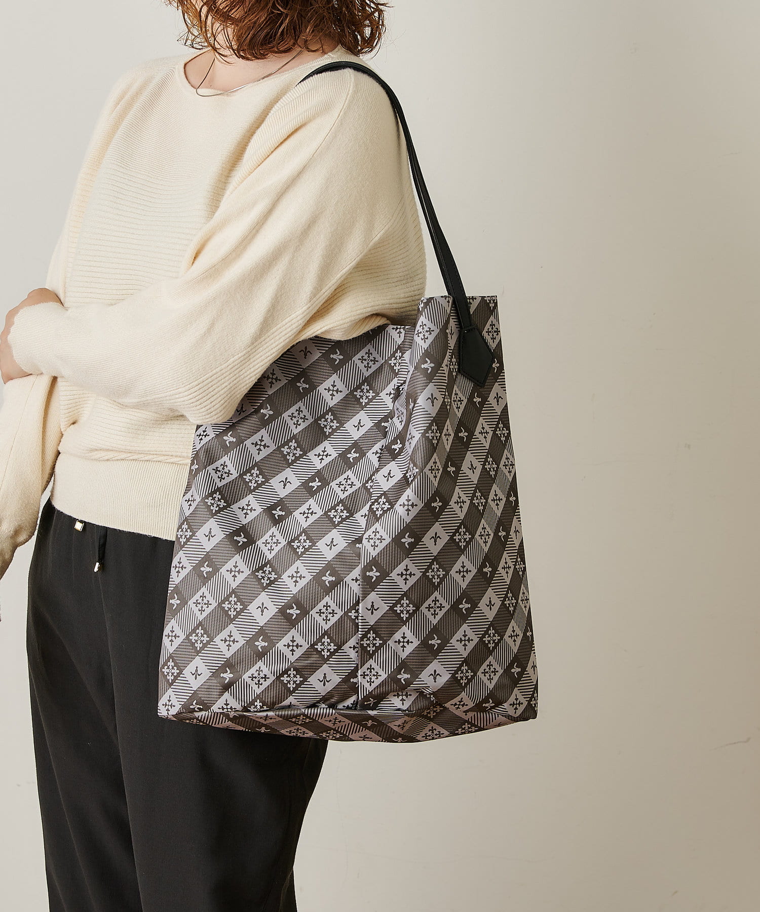 ナイロンジャガード チェックダイヤ型底トートバッグ L Daily Russet デイリー ラシット レディース Pal Closet パルクローゼット パルグループ公式ファッション通販サイト