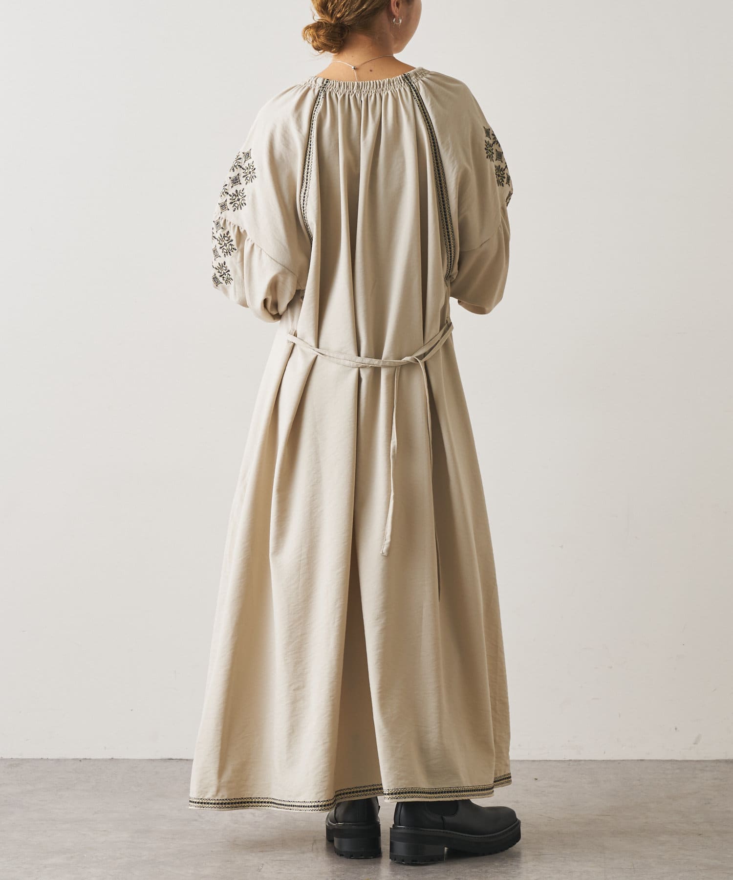 シャーリングネック刺繍ワンピース Omekashi オメカシ レディース Pal Closet パルクローゼット パルグループ公式ファッション通販サイト