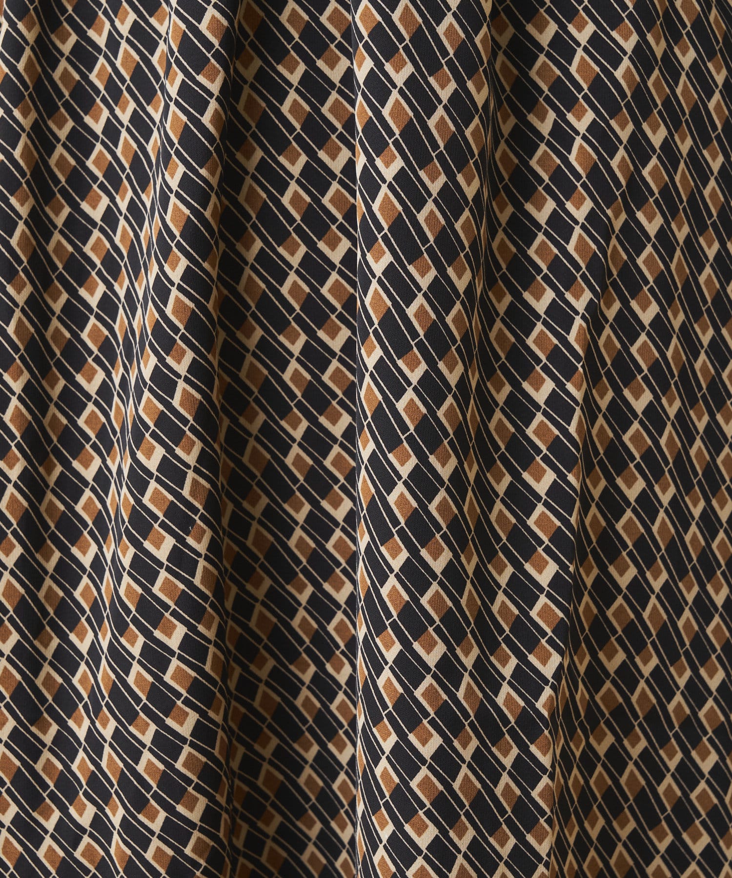 NICE CLAUP / OLIVE des OLIVE OUTLET(ナイスクラップ  / オリーブ デ オリーブ アウトレット) 幾何学柄ワンピース