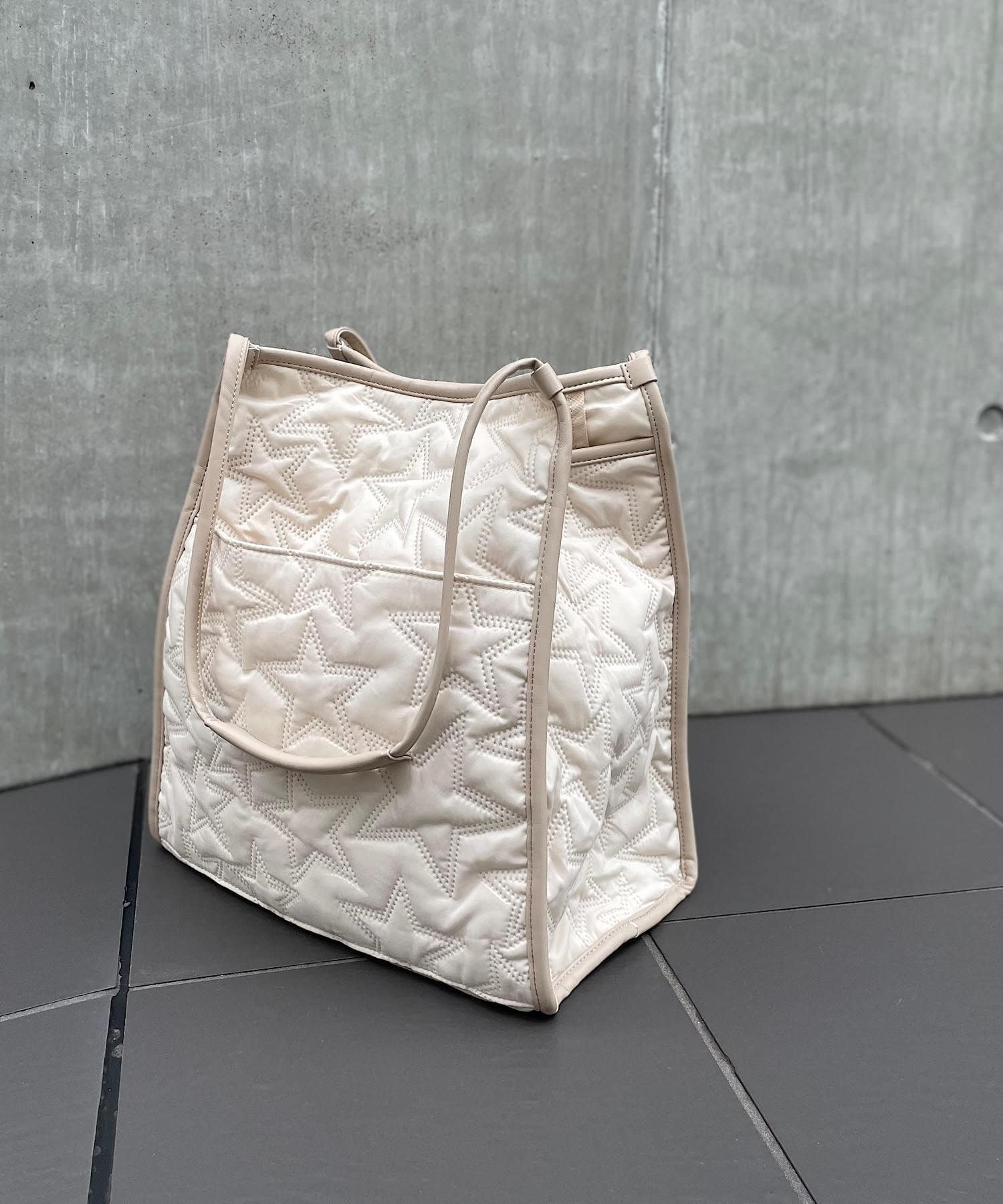 un dix cors(アンディコール) 【遊び心あるお洒落バッグ】スター柄ビッグトートバッグ