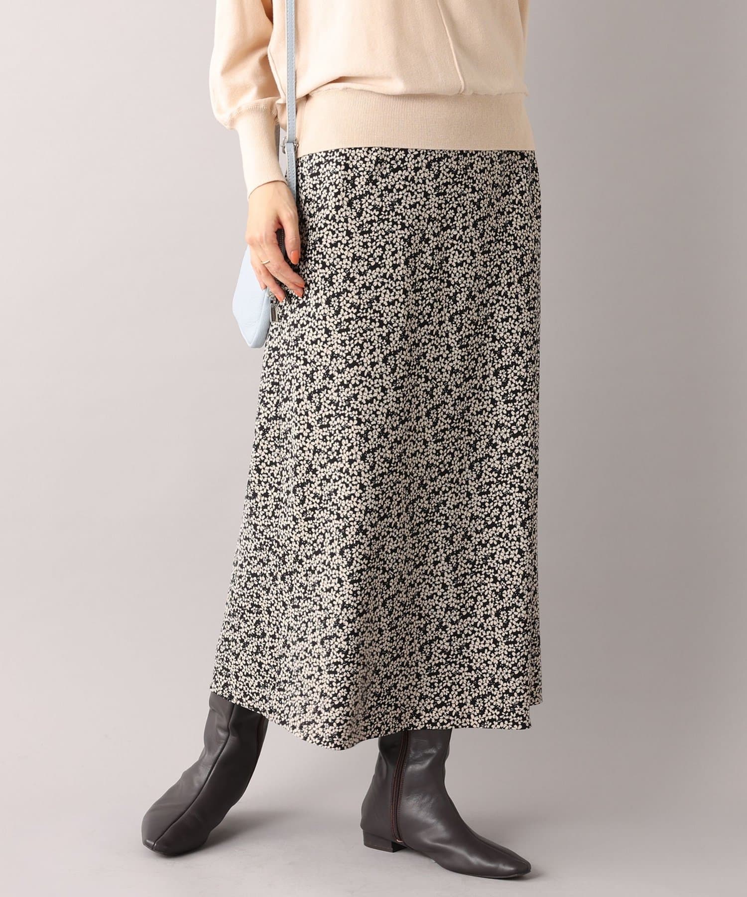 un dix cors(アンディコール) 【ふわりと揺れる女性らしいシルエット】フラワーバイヤススカート