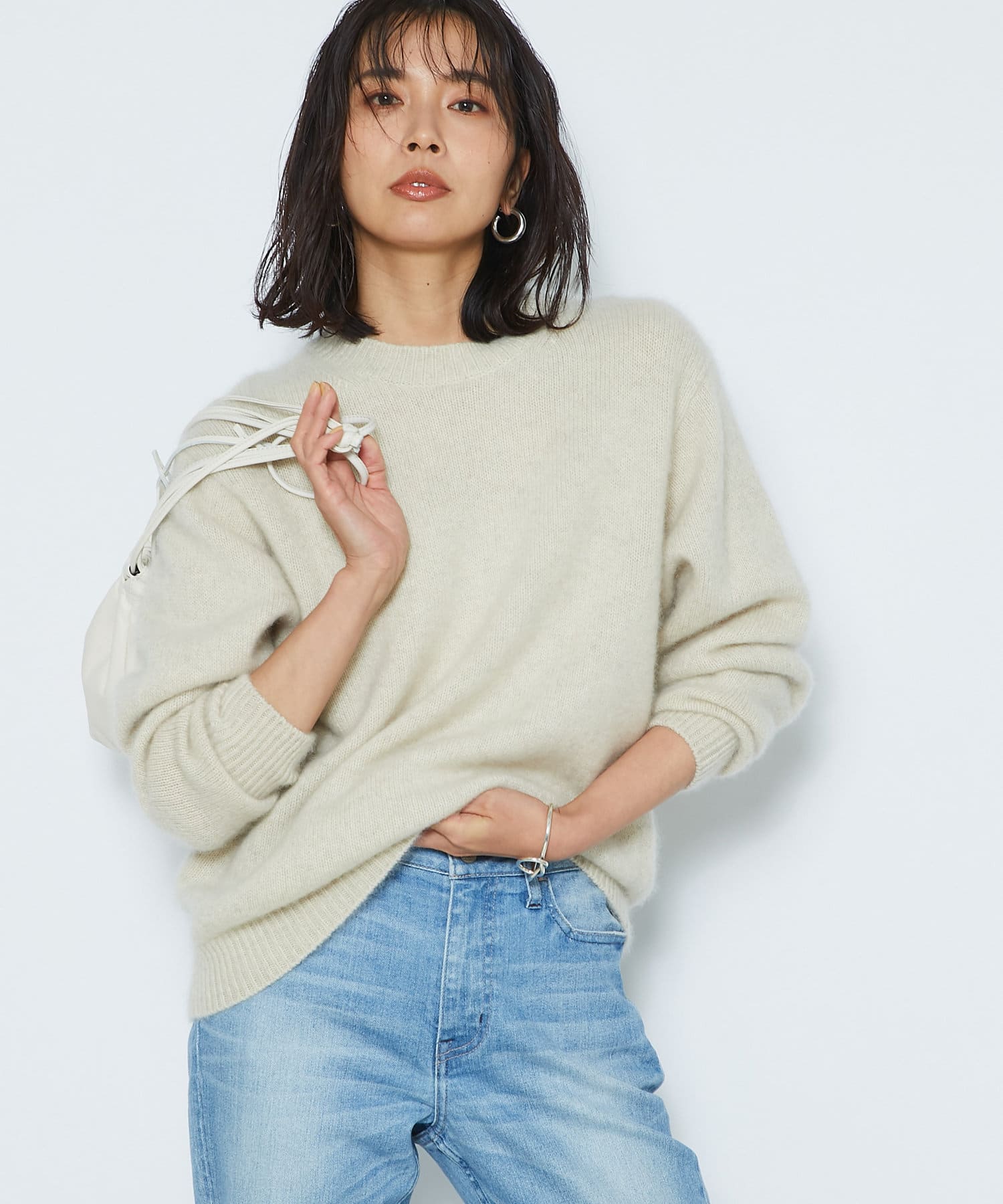 ふわふわの素材感が女性らしい Yak100クルーネックニット Rive Droite リヴドロワ レディース Pal Closet パルクローゼット パルグループ公式ファッション通販サイト