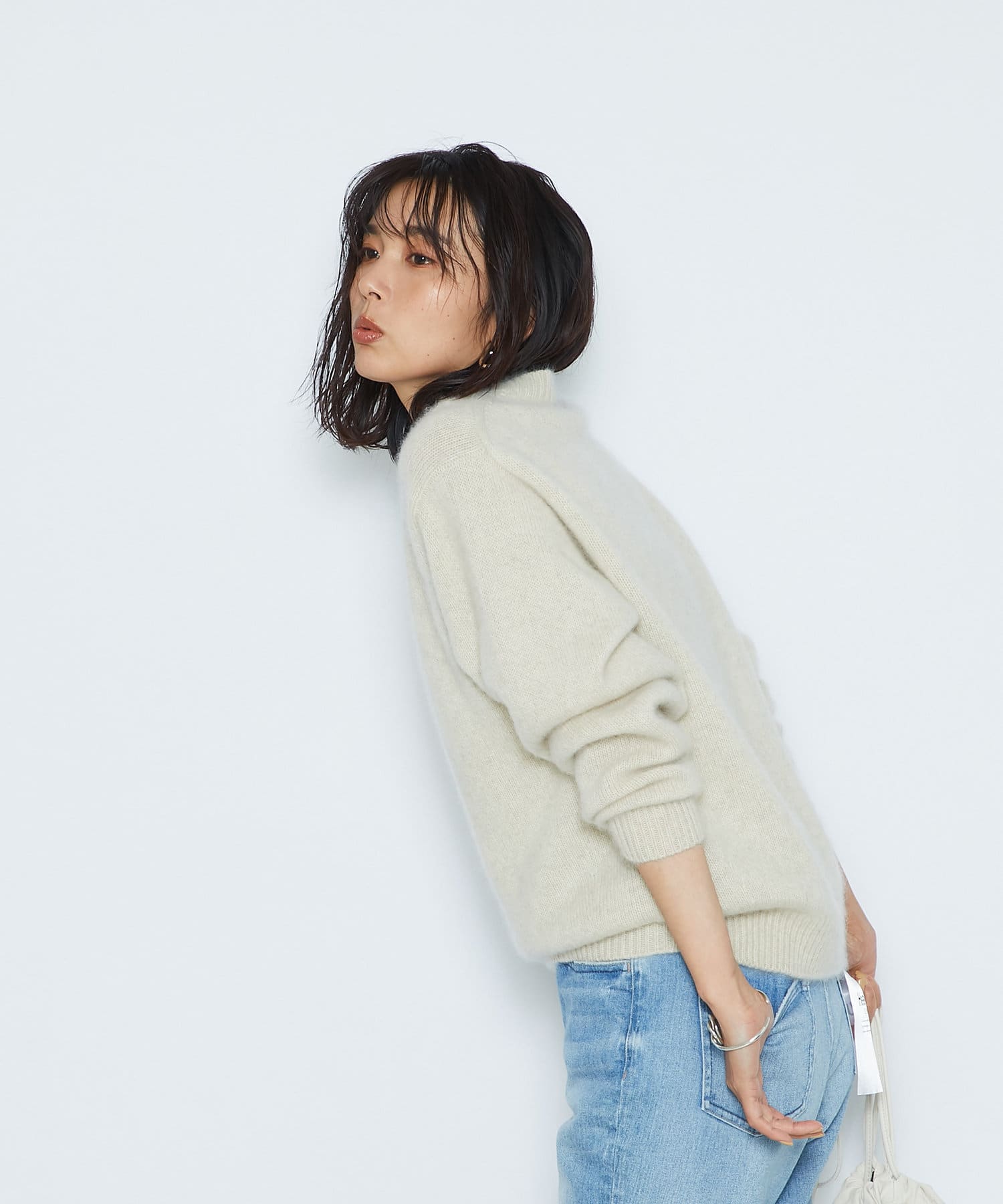 ふわふわの素材感が女性らしい Yak100クルーネックニット Rive Droite リヴドロワ レディース Pal Closet パルクローゼット パルグループ公式ファッション通販サイト